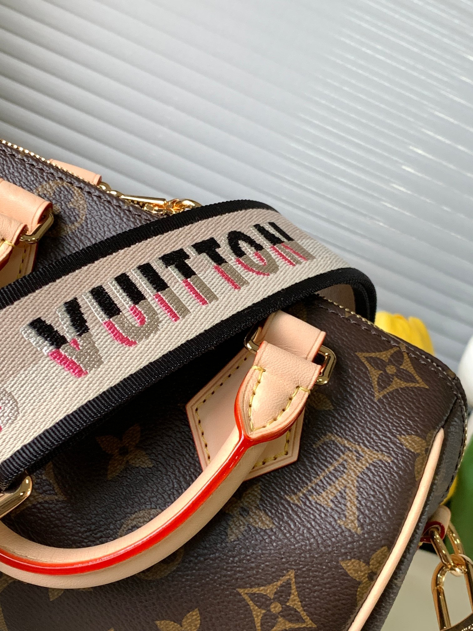 Louis Vuitton Speedy Bandoulière 20 Monogram Handbag - Image 8
