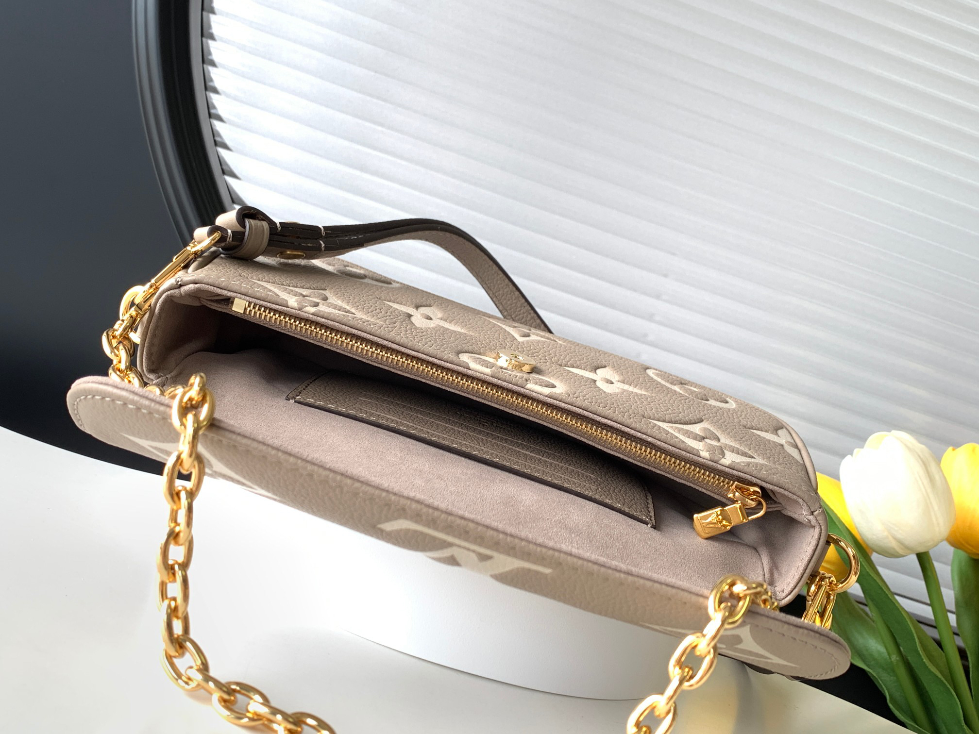 Louis Vuitton Wallet on Chain Ivy in Monogram Empreinte Leather - Image 8