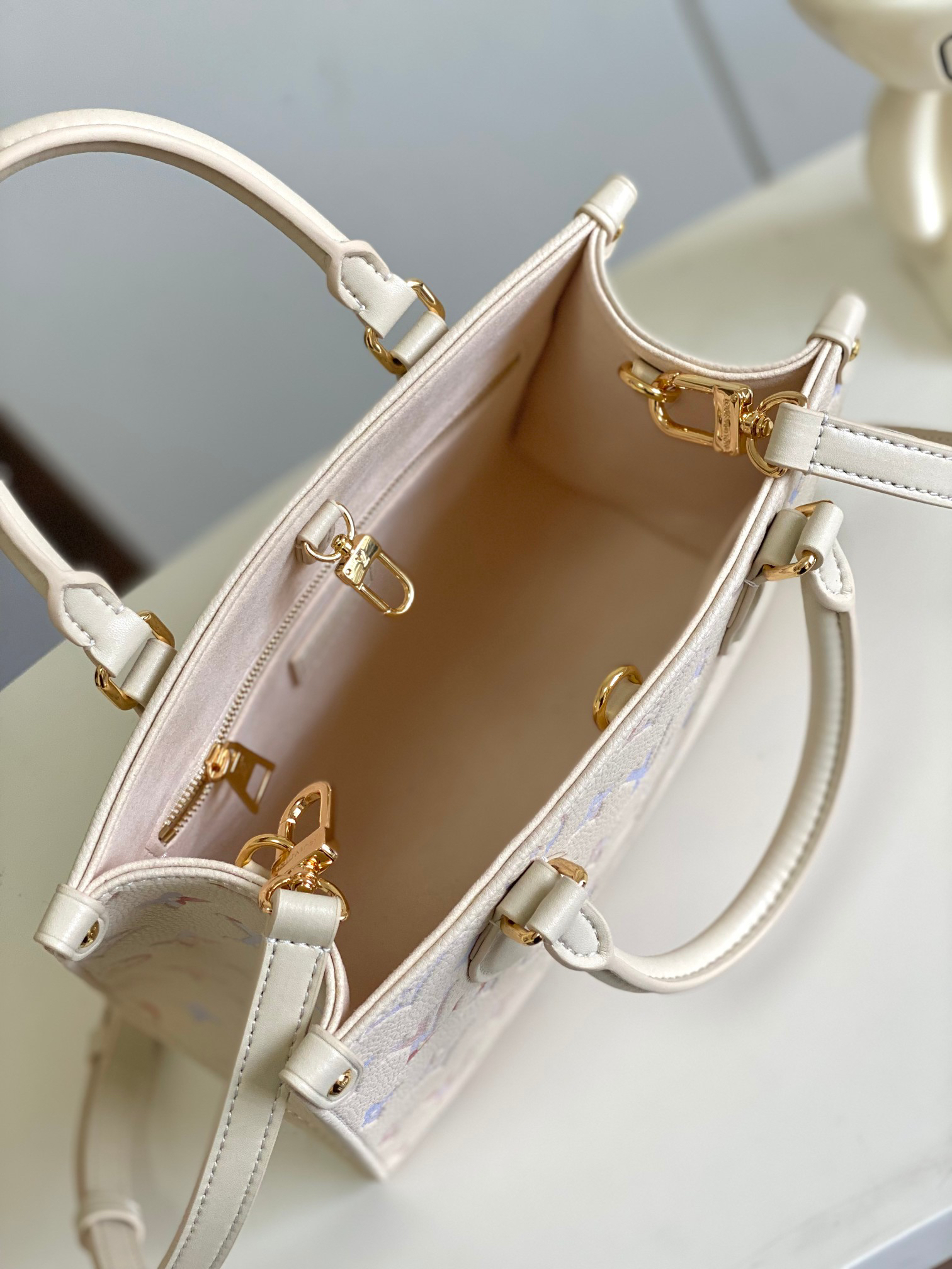 Louis Vuitton OnTheGo PM Handbag in Monogram Empreinte Leather, M25770 - Image 8