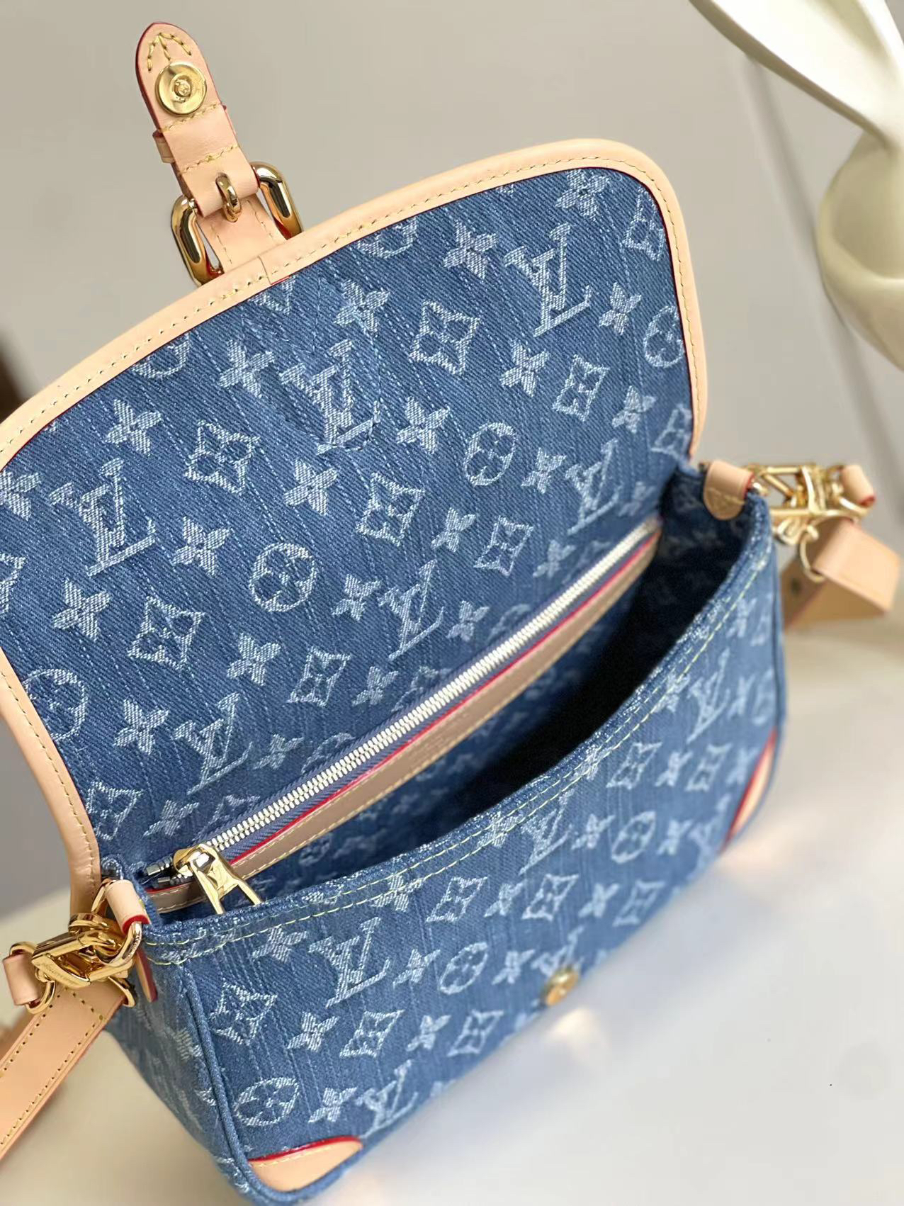 Diane Blue Denim Canvas Shoulder Bag - Image 8