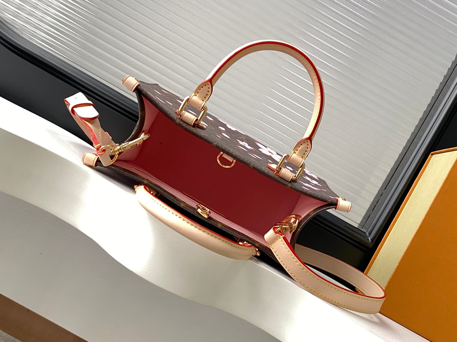 Louis Vuitton OnTheGo Small Shoulder Bag with Cherry Blossom Monogram, M13269 - Image 8