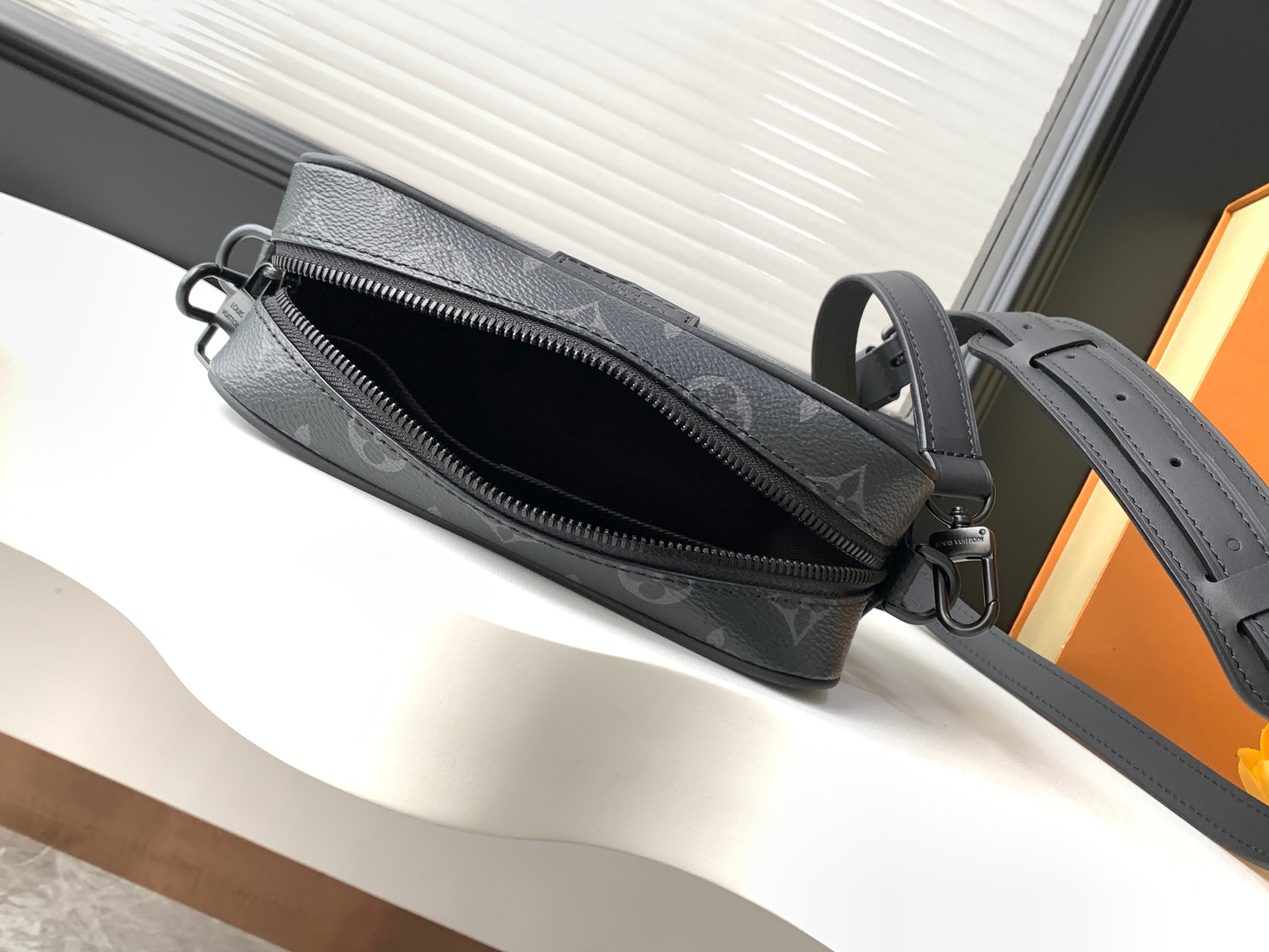 Louis Vuitton Trocadéro Mini Crossbody Bag M14253 - Image 8