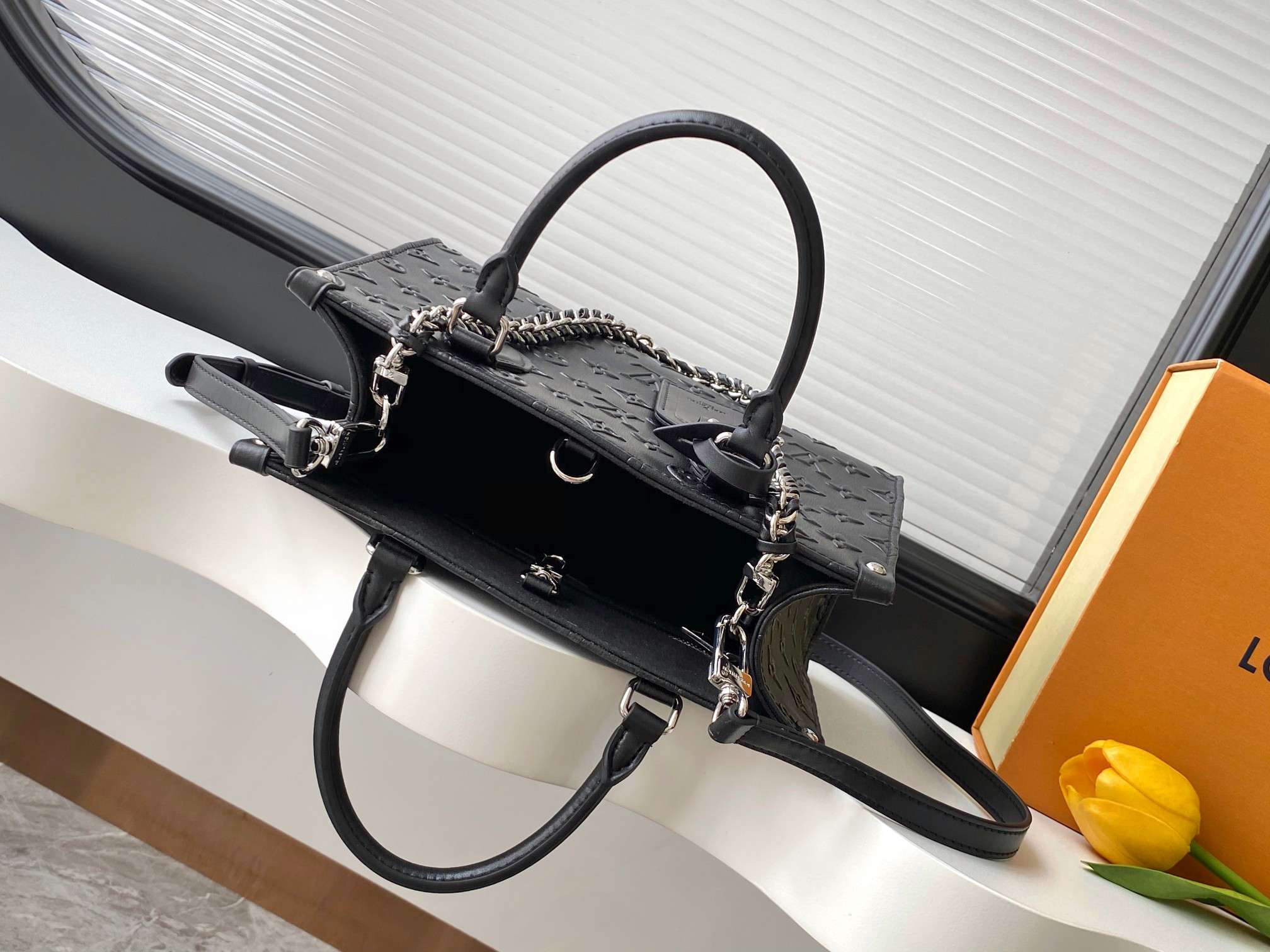 Louis Vuitton OnTheGo Small Handbag in Monogram Bold Leather - Image 8