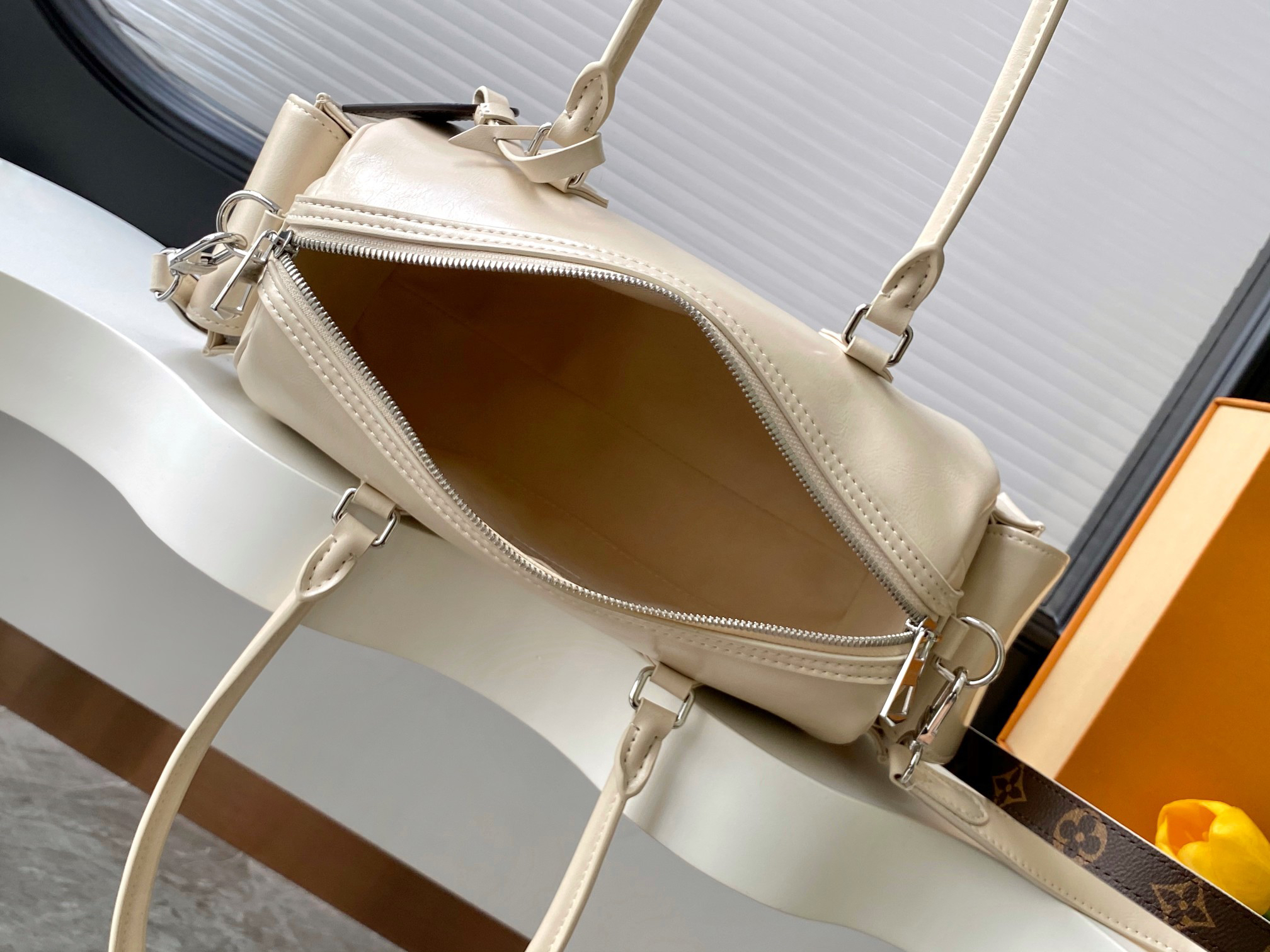 Louis Vuitton Speedy Cargo Handbag, LV Vibe Series - Image 8