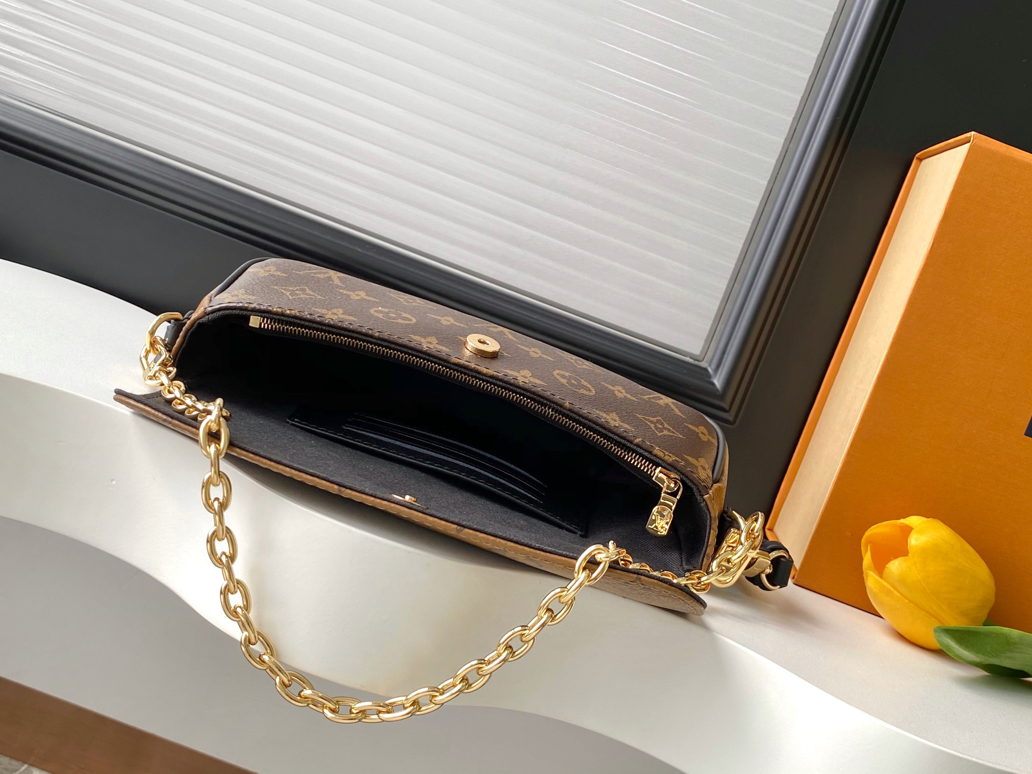 Louis Vuitton Wallet On Chain Ivy in Monogram Canvas - Image 8