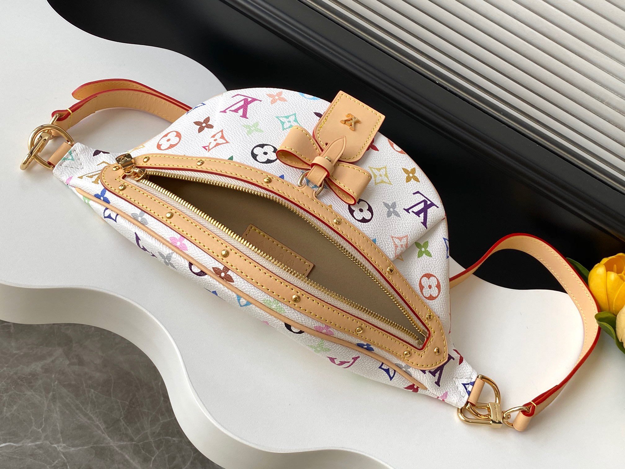 Louis Vuitton High Rise Crossbody Bag M13660 - Image 8