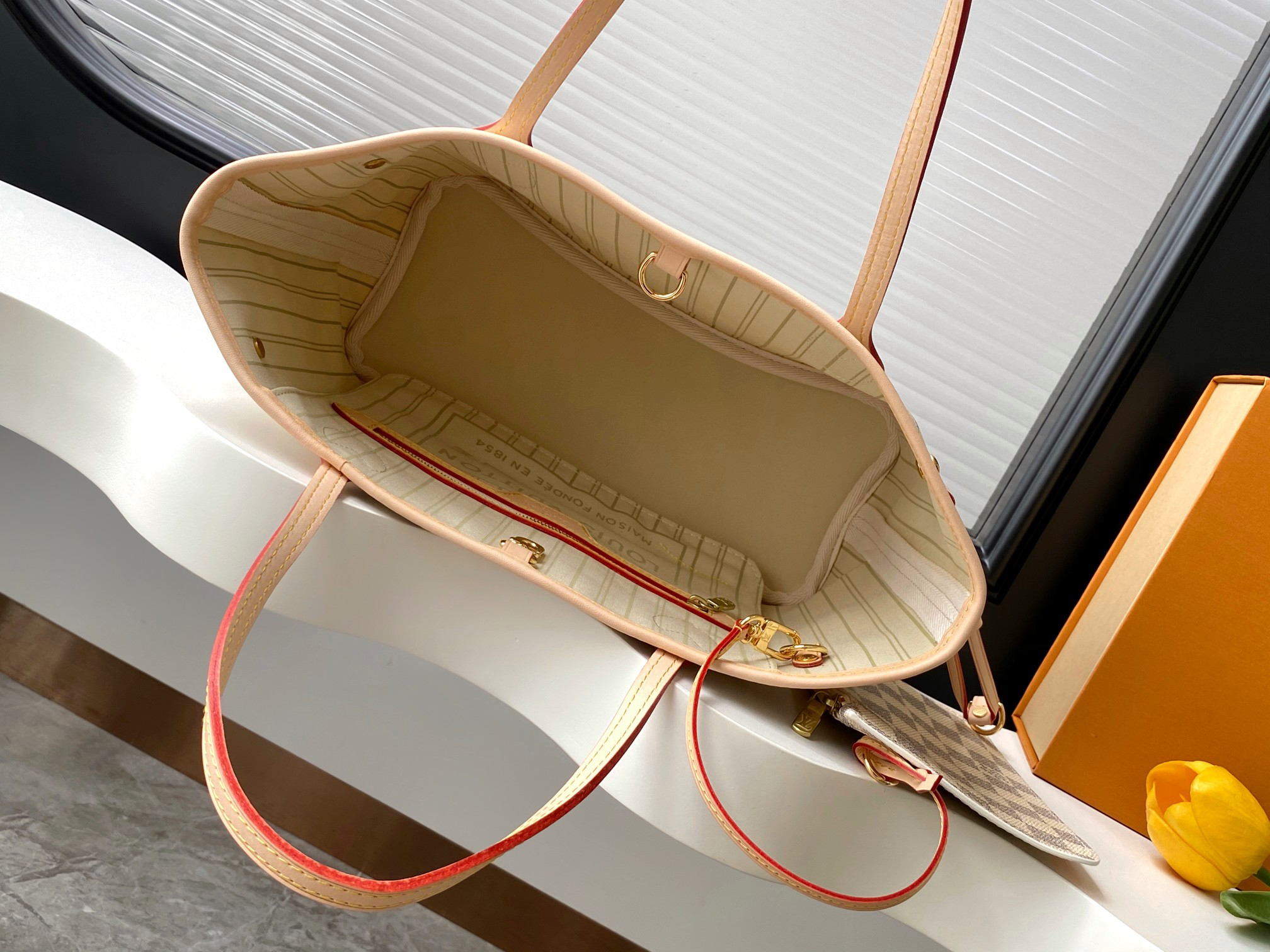 Louis Vuitton Neverfull Small Tote Bag in Damier Ebene Canvas - Image 8