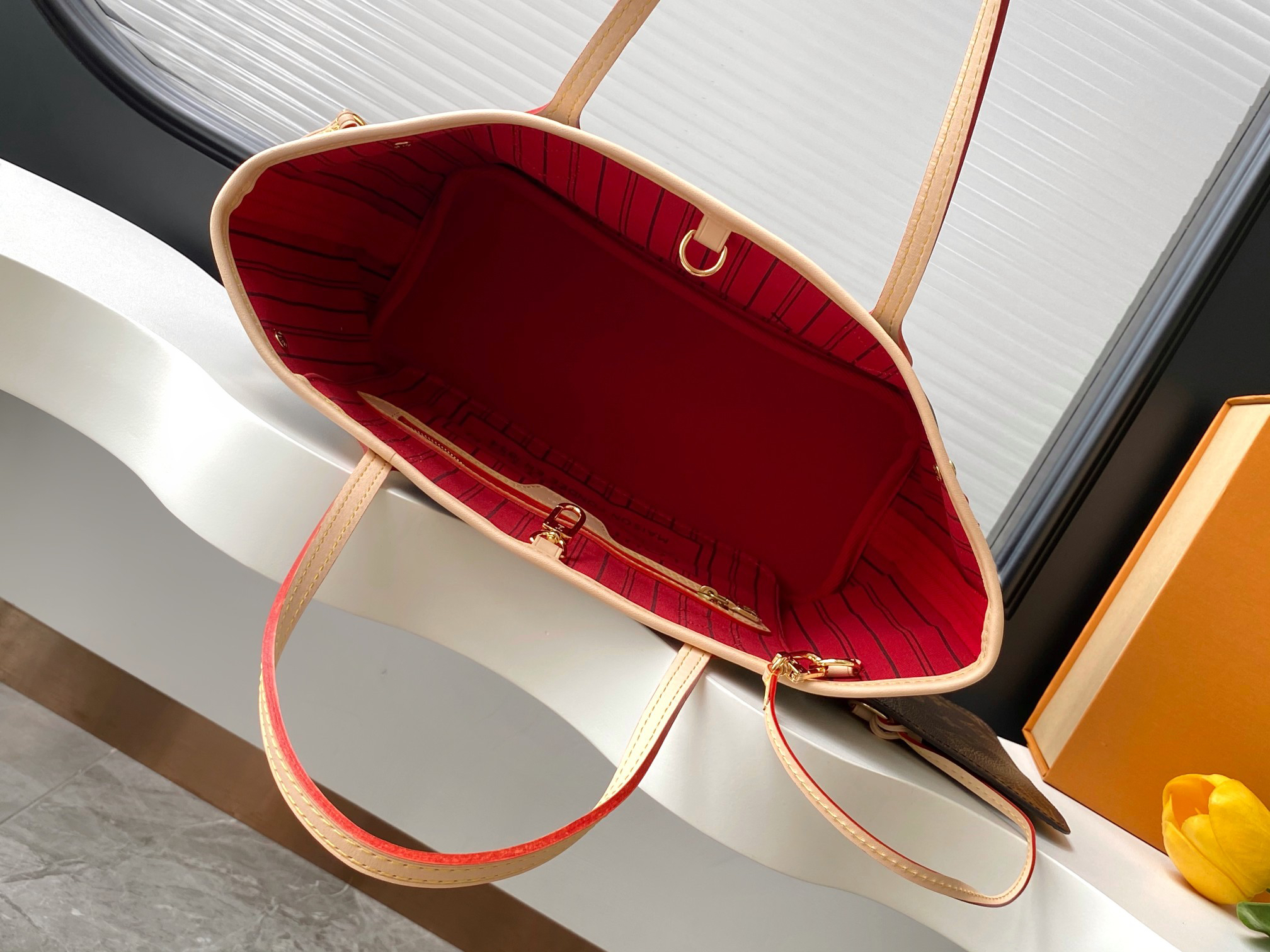Louis Vuitton Neverfull Small Tote Bag in Damier Ebene Canvas - Image 8
