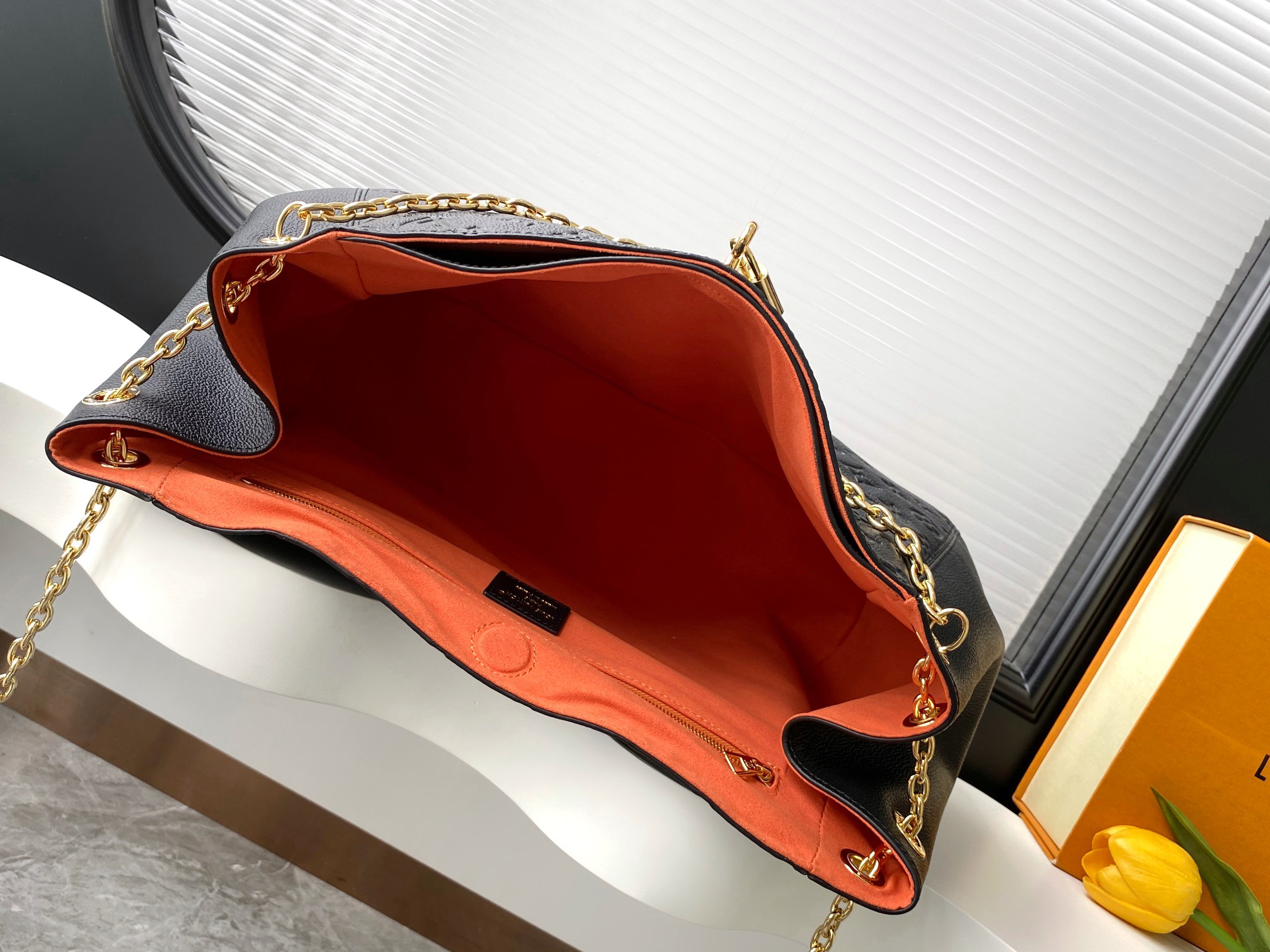 Louis Vuitton Anytime Medium Handbag - Image 8