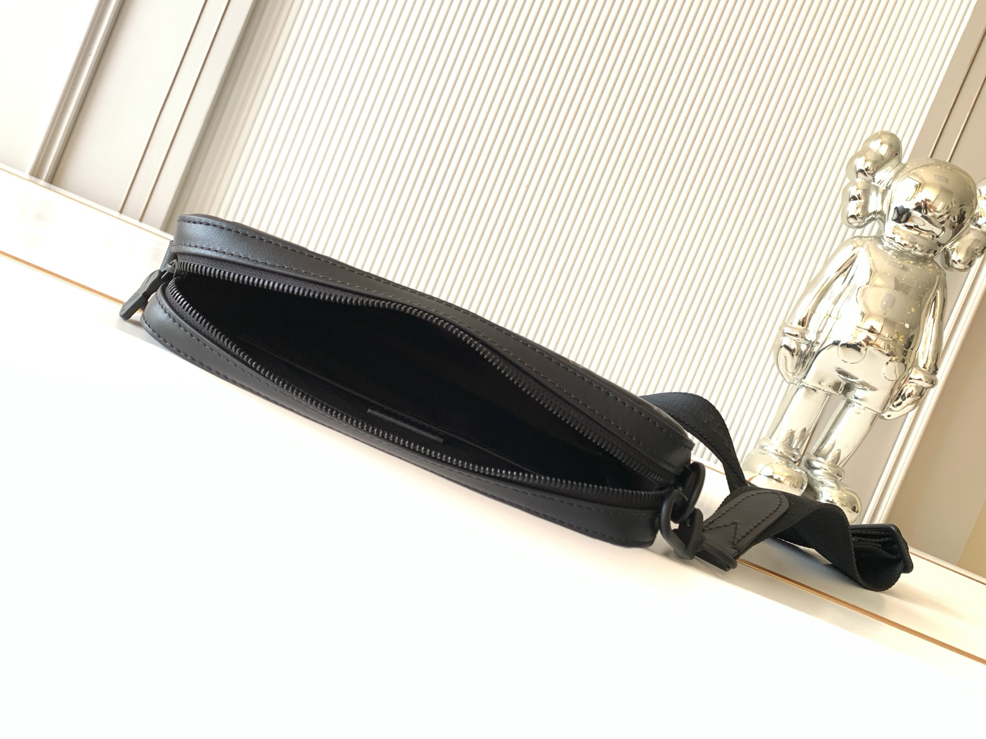 Louis Vuitton Duo Postal Crossbody Bag in Monogram Shadow Leather - Image 8