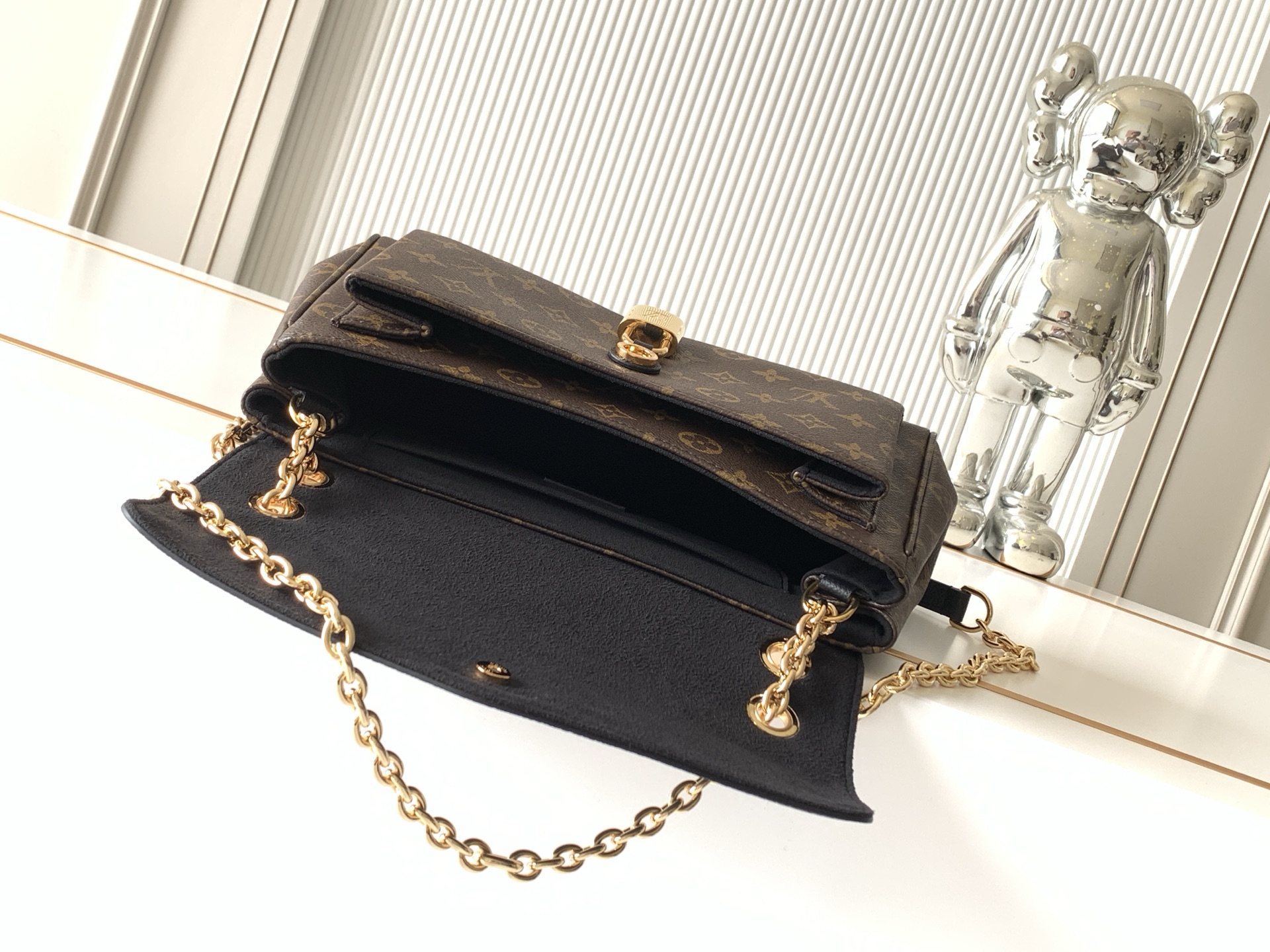 Louis Vuitton Saint-Germain PM Handbag - Image 8