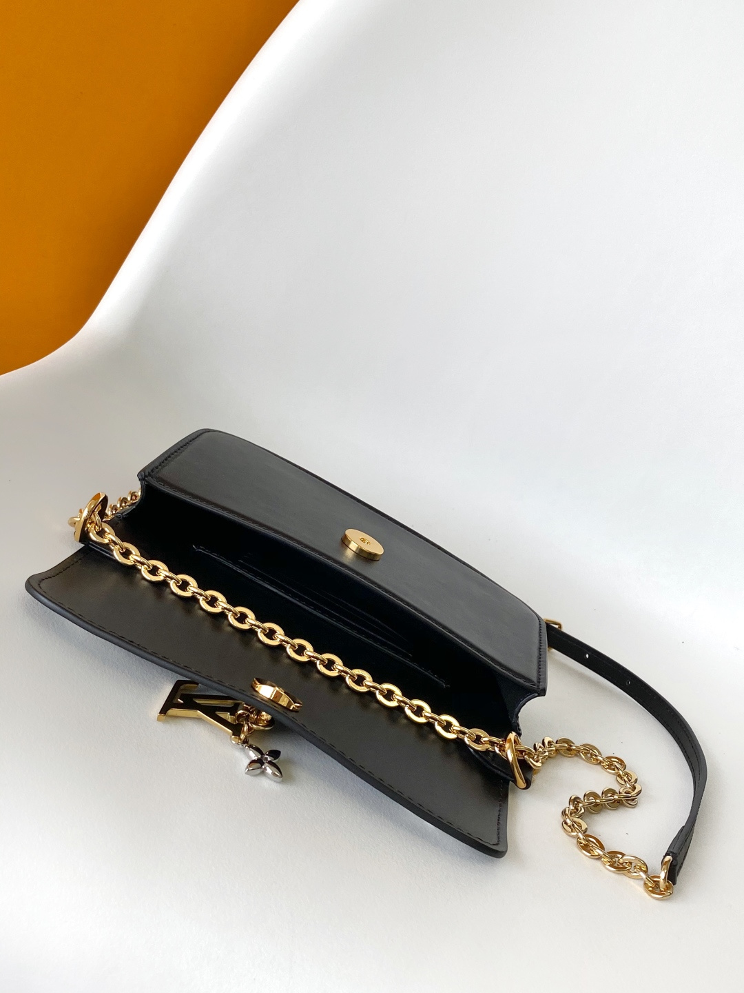 Louis Vuitton LV Bloom Wallet On Chain - Image 8