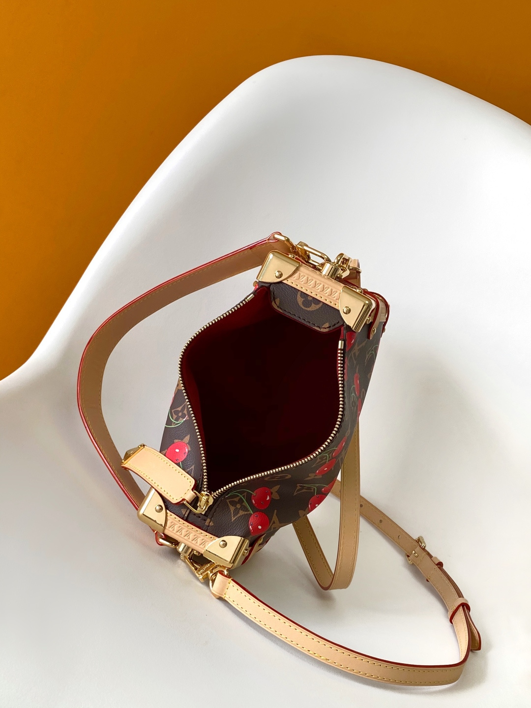 Louis Vuitton Side Trunk MM Handbag in Monogram - Image 8