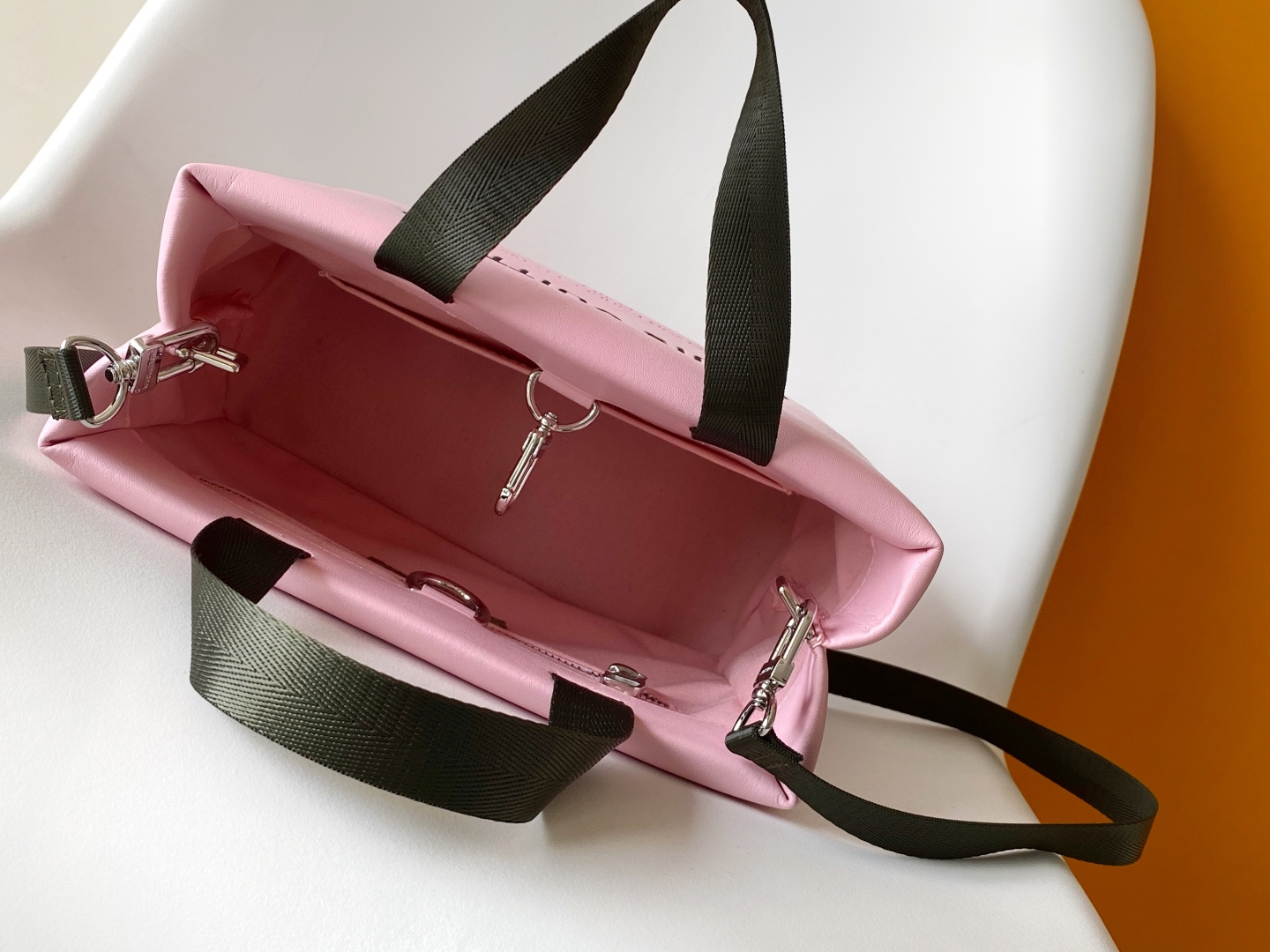 Louis Vuitton Medium Leather Handbag - Image 8