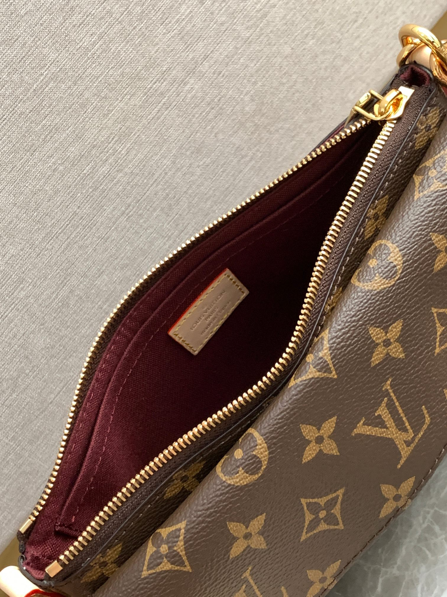Louis Vuitton Viva-Cité Handbag M46999Vibe - Image 8