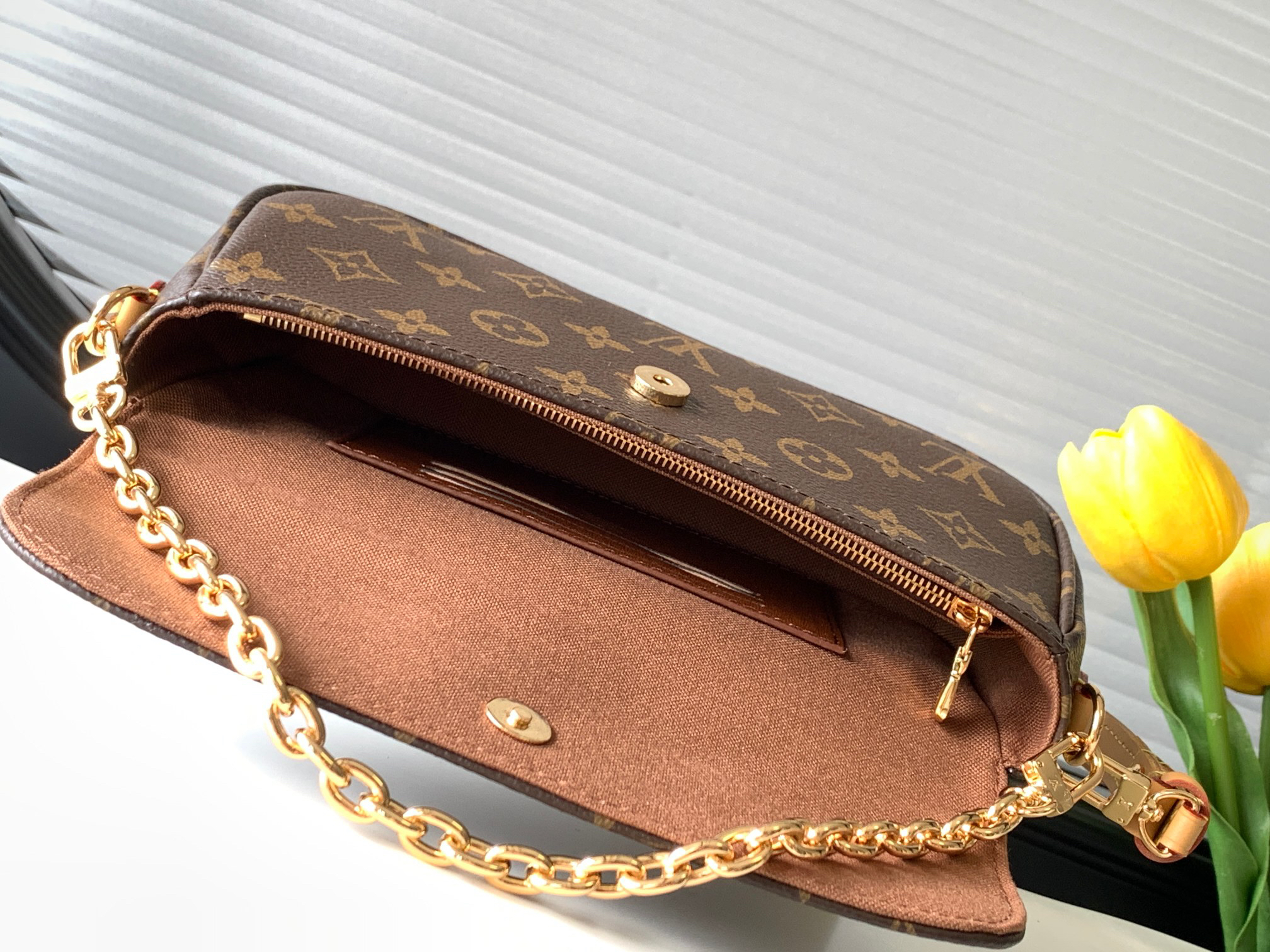 Louis Vuitton Wallet On Chain Ivy M81911 - Image 8