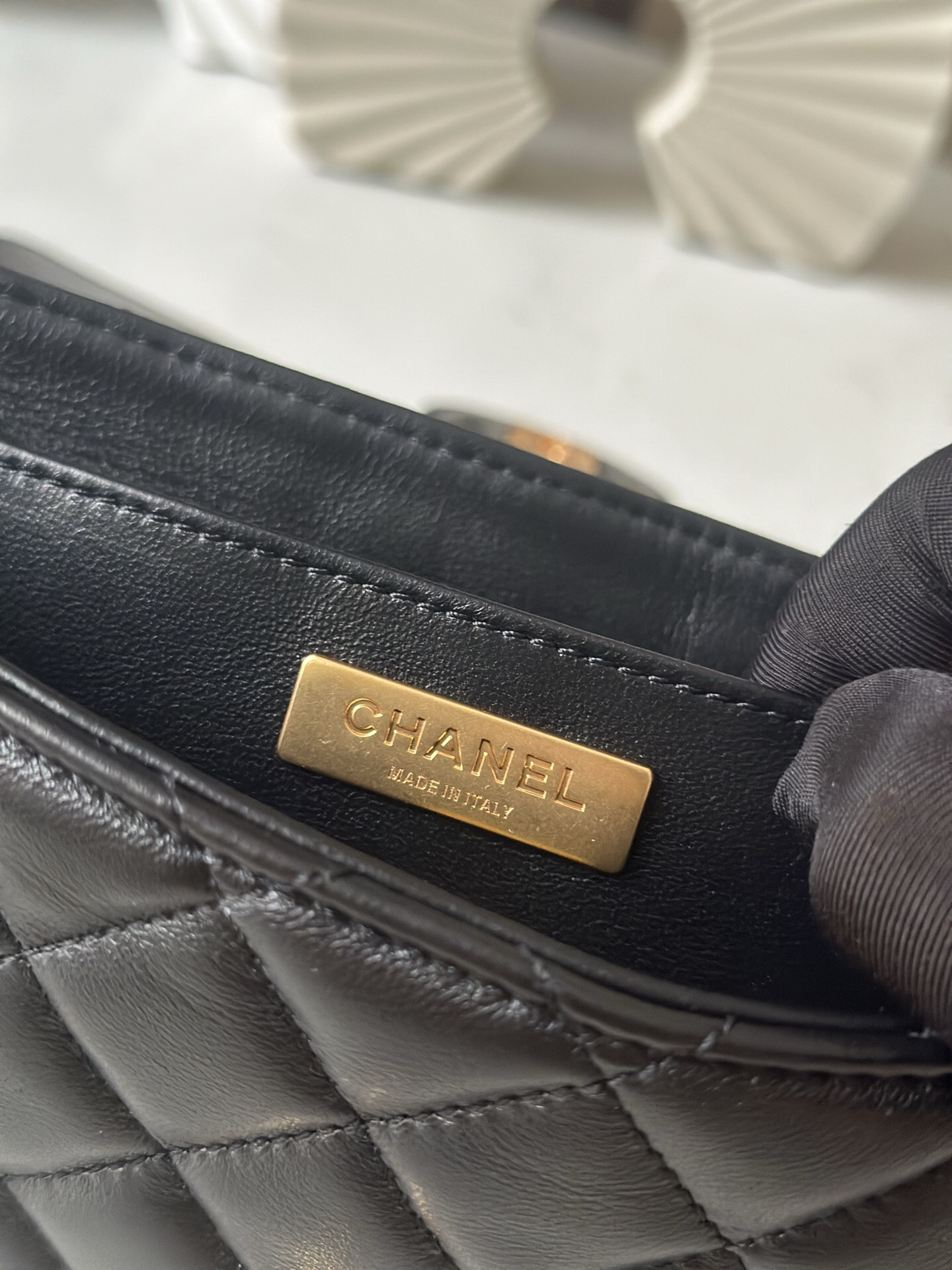Kelly-Inspired Structured Handbag - Image 8