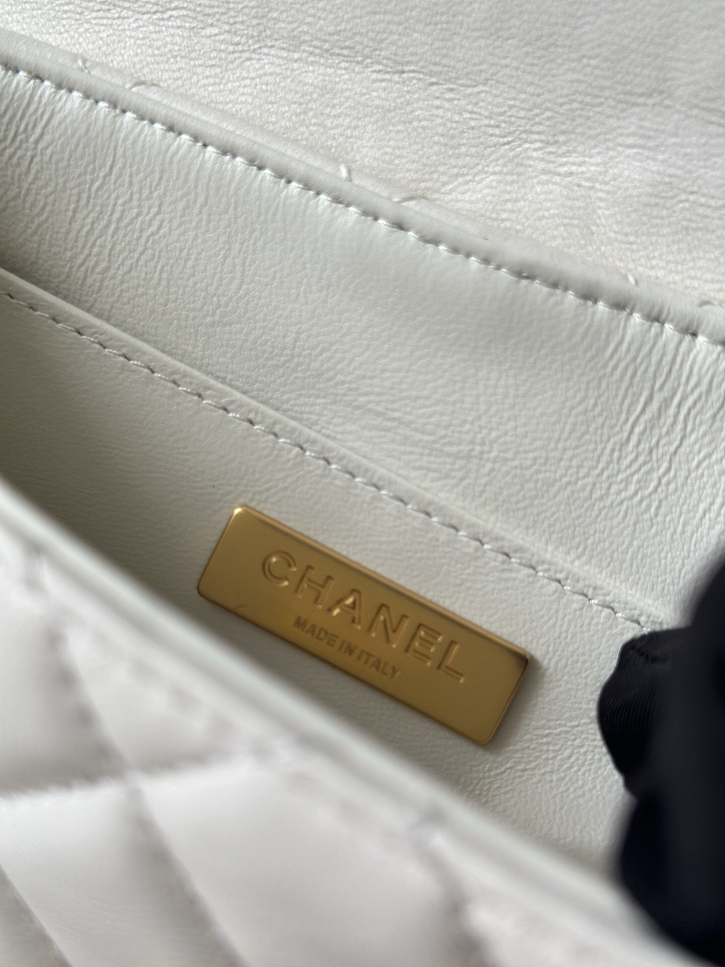 Kelly-Style Handbag in Black and Gold - Image 8