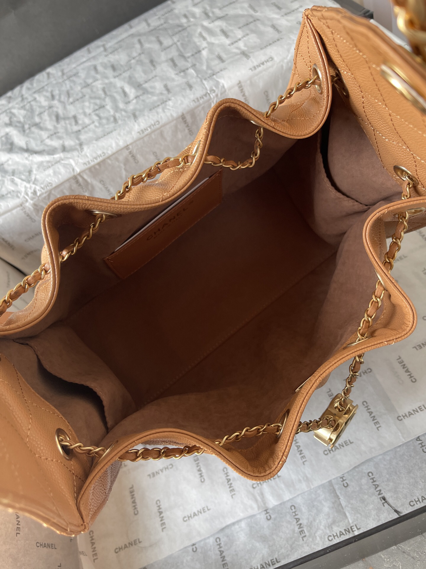 Chanel 25C Small Caviar Leather Hobo Bucket Bag - Image 8