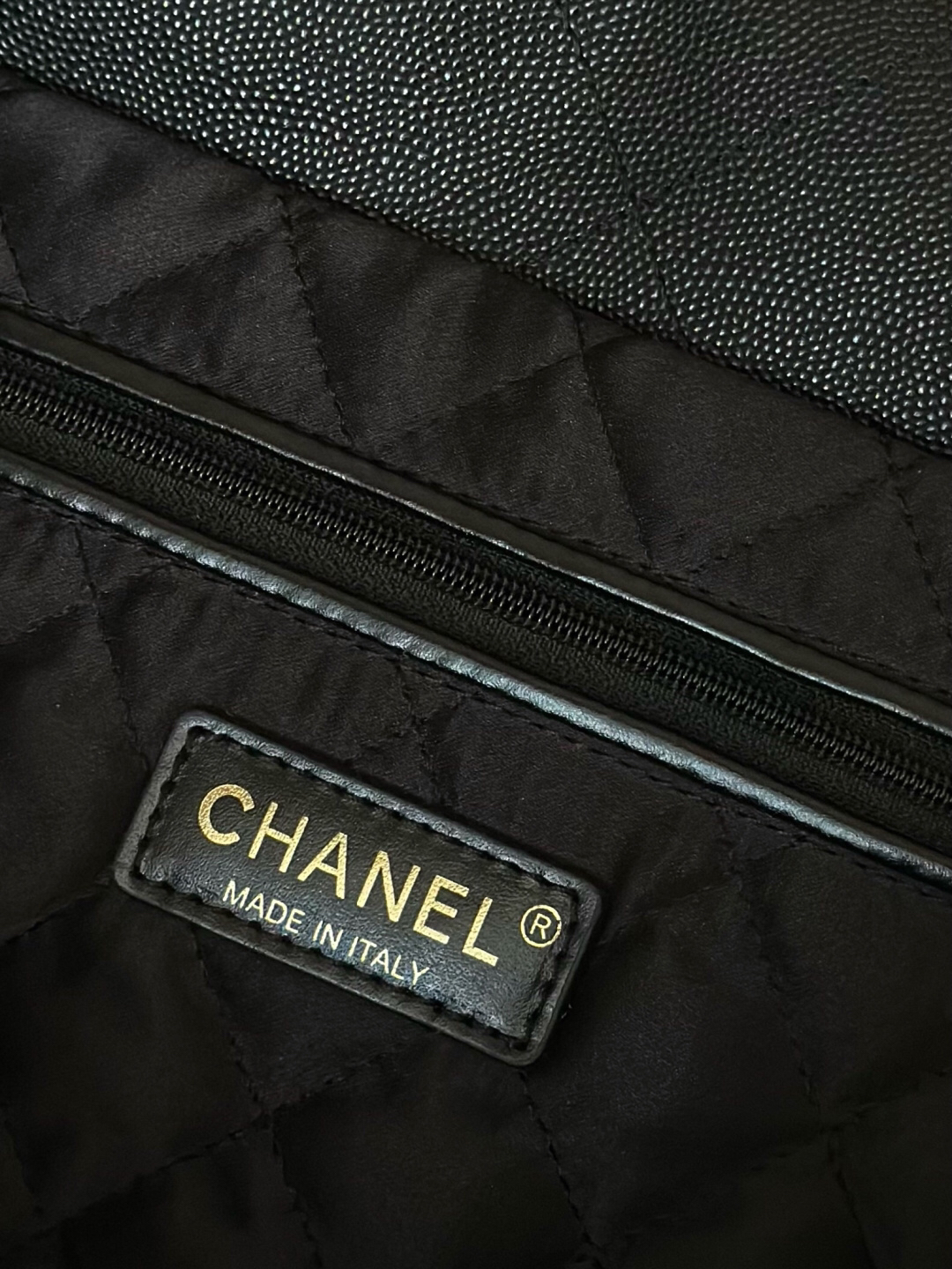Chanel AS3261 Waxed Calfskin Shoulder Bag - Image 8