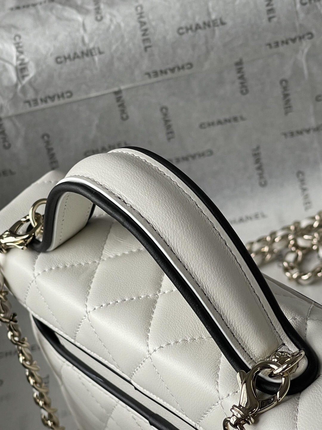 Chanel Panda Motif Small Box Bag - Image 8