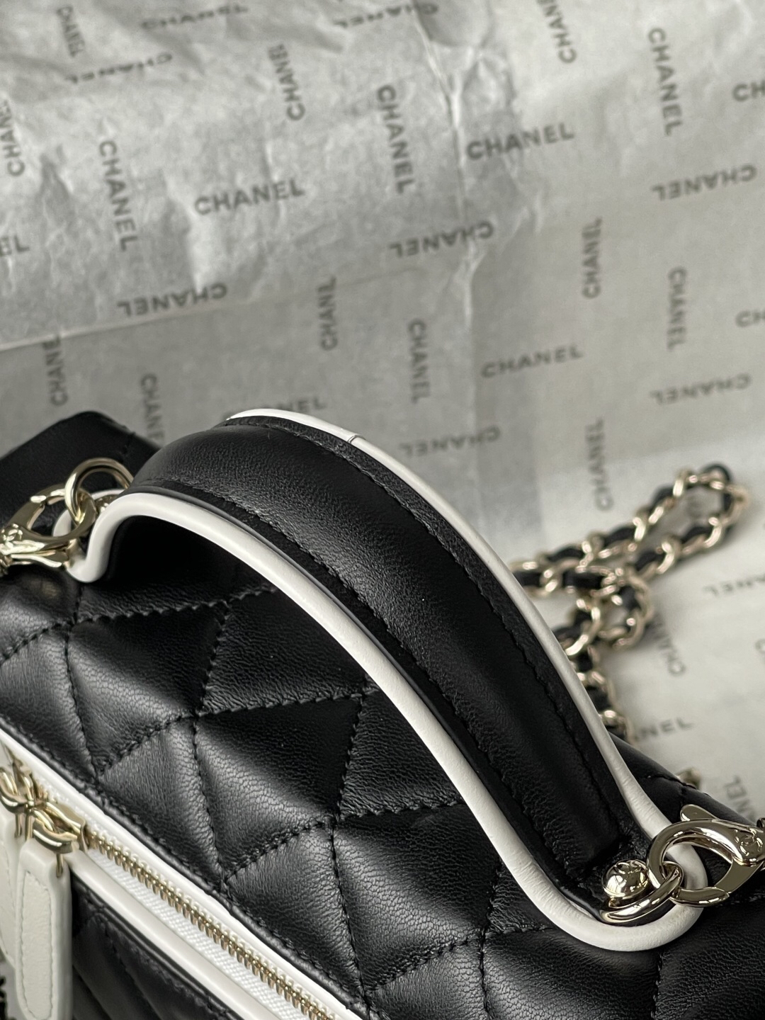 Chanel 26P Panda-Inspired Small Box Bag - Image 8