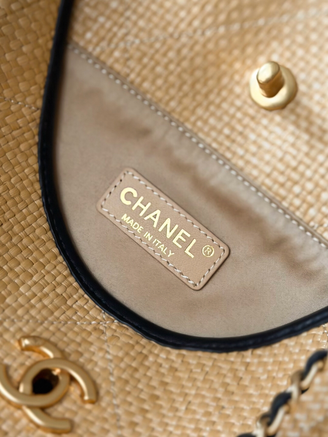 Chanel 25S Maxi Hobo Tote Bag - Image 8