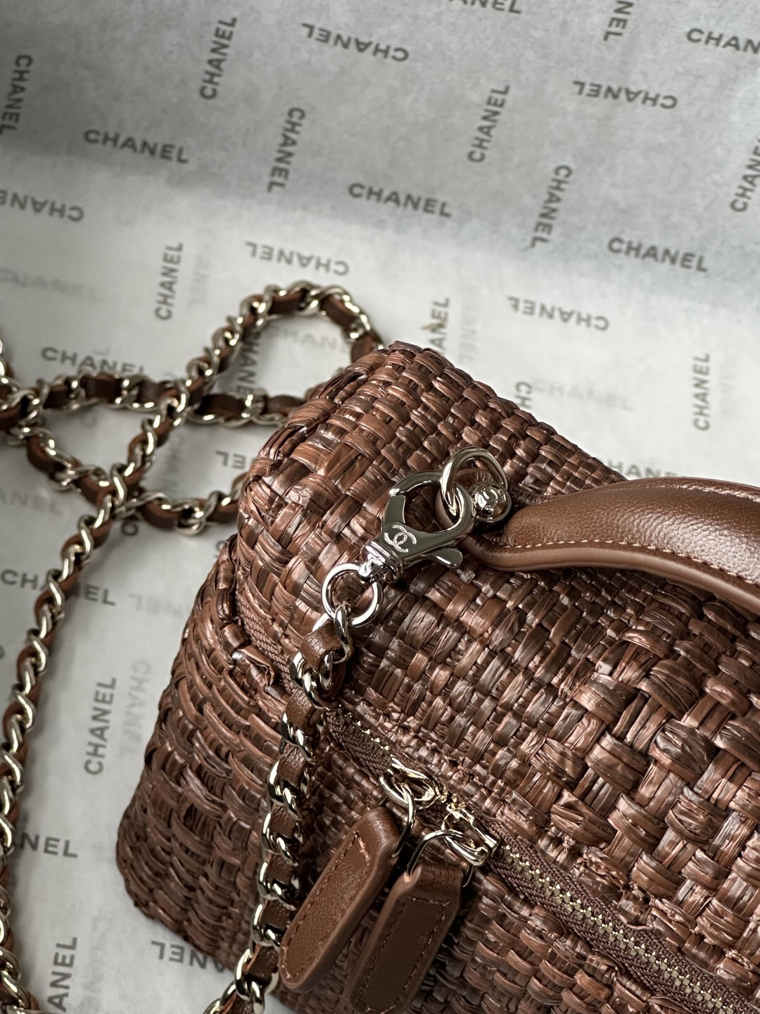 Chanel 26P Woven Small Box Bag - Image 8