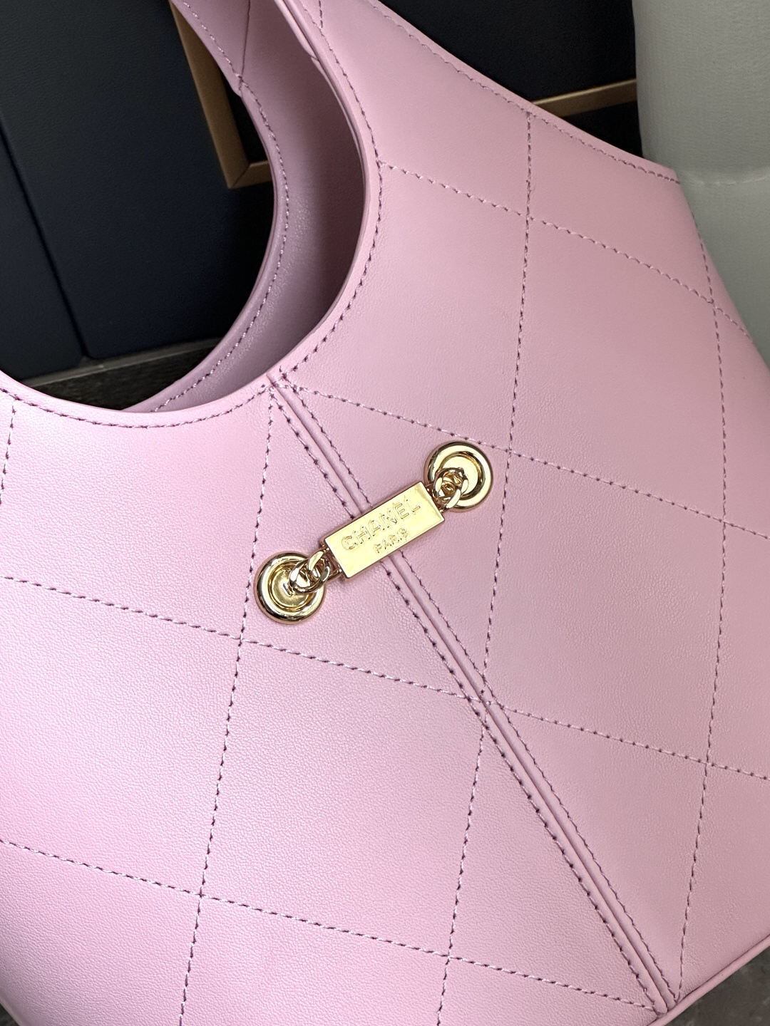 Chanel 26S Small Basket Hobo Handbag - Image 8