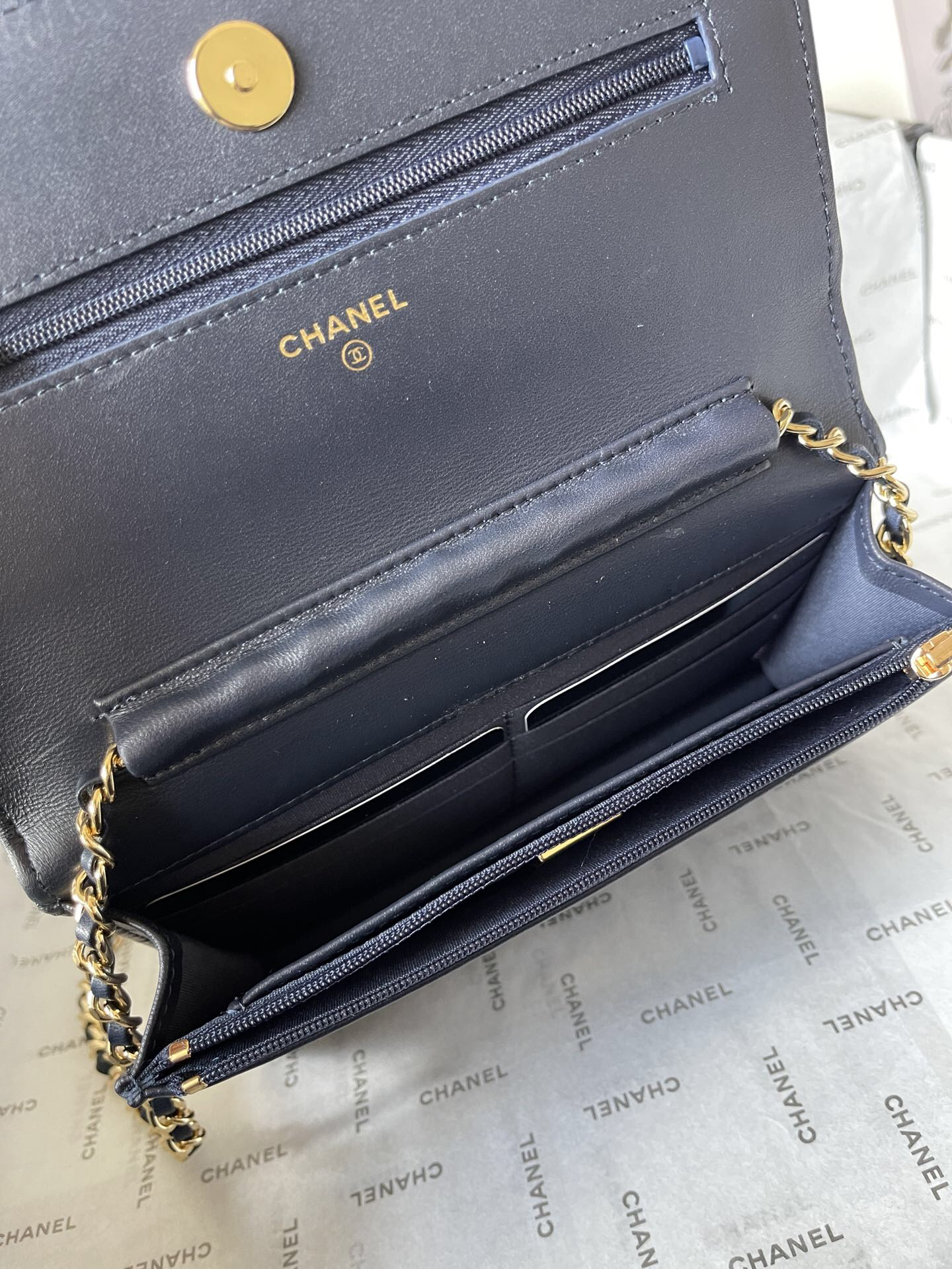 Chanel WOC Lambskin Chain Shoulder Bag - Image 8