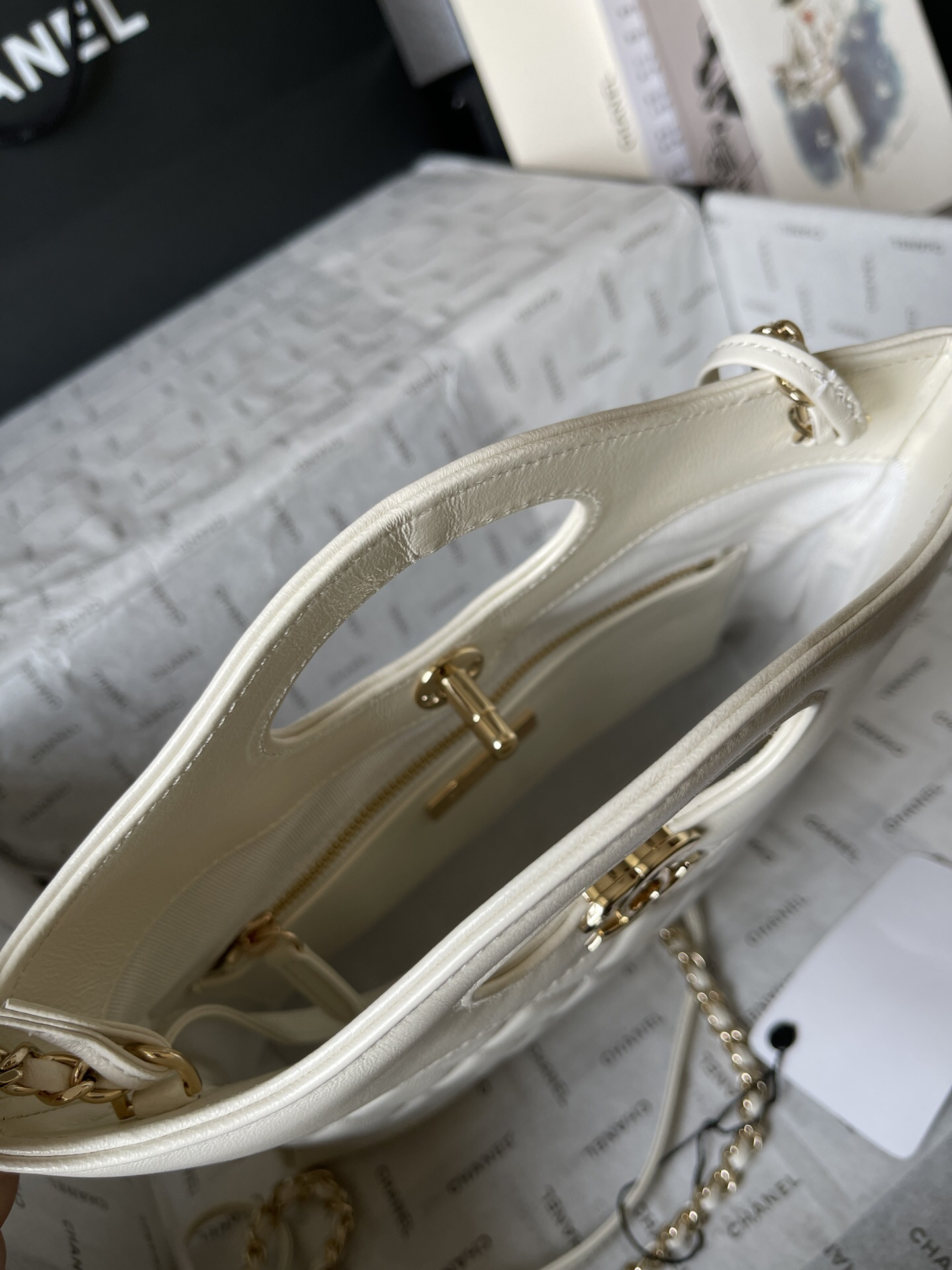 Chanel 23A Mini 31 Bag - Image 8