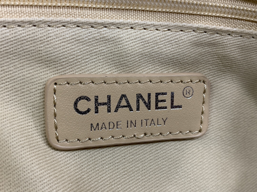 Chanel 2022 Mother and Daughter Beach Denim Canvas Tote Bag - Image 8