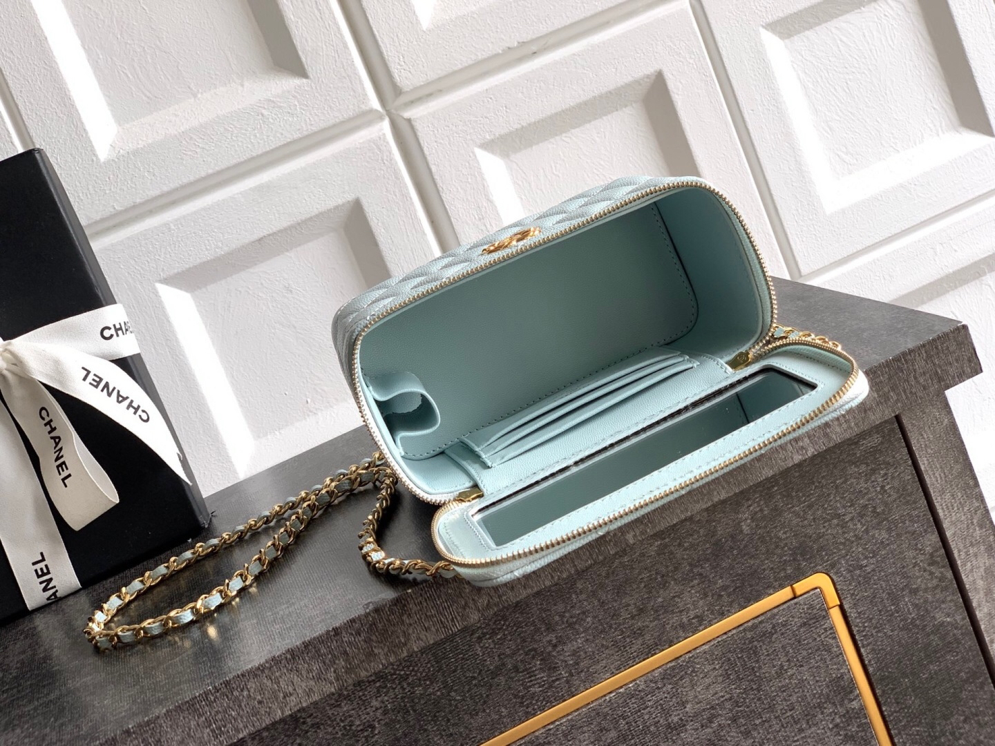 Chanel 26C Chain Crossbody Box Bag AP5039 - Image 8