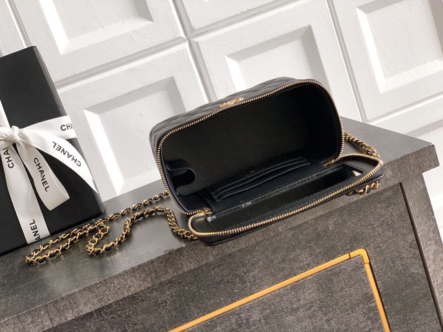 Chanel 26C Chain Crossbody Box Bag AP5039 - Image 8