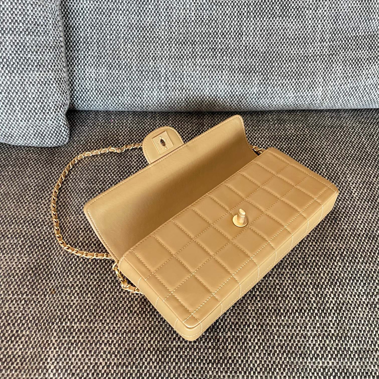 Chanel Vintage Lambskin Ice Cube Crossbody Bag - Image 8