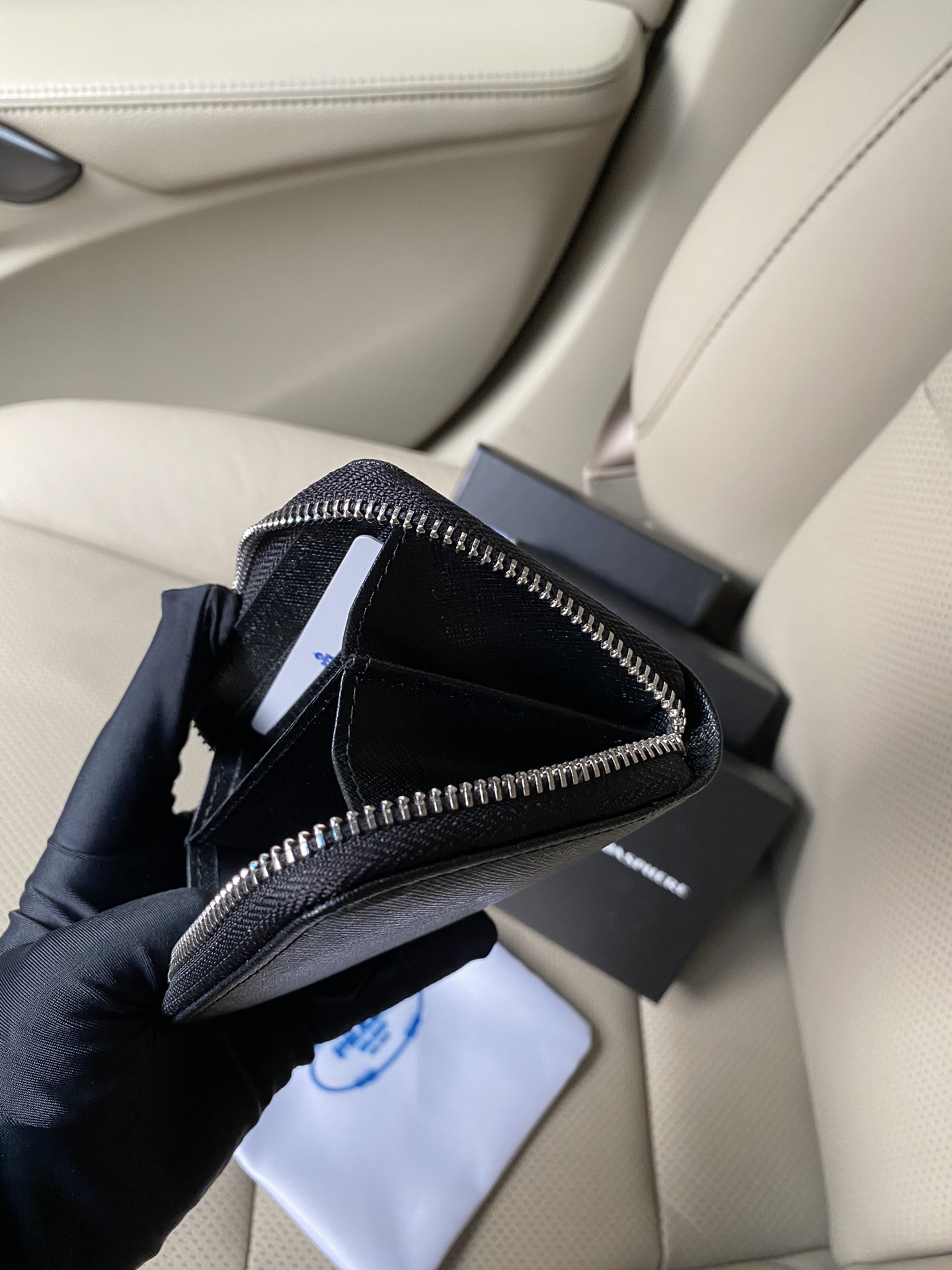 Prada Leather Card Holder, Model 2MC553 - Image 8