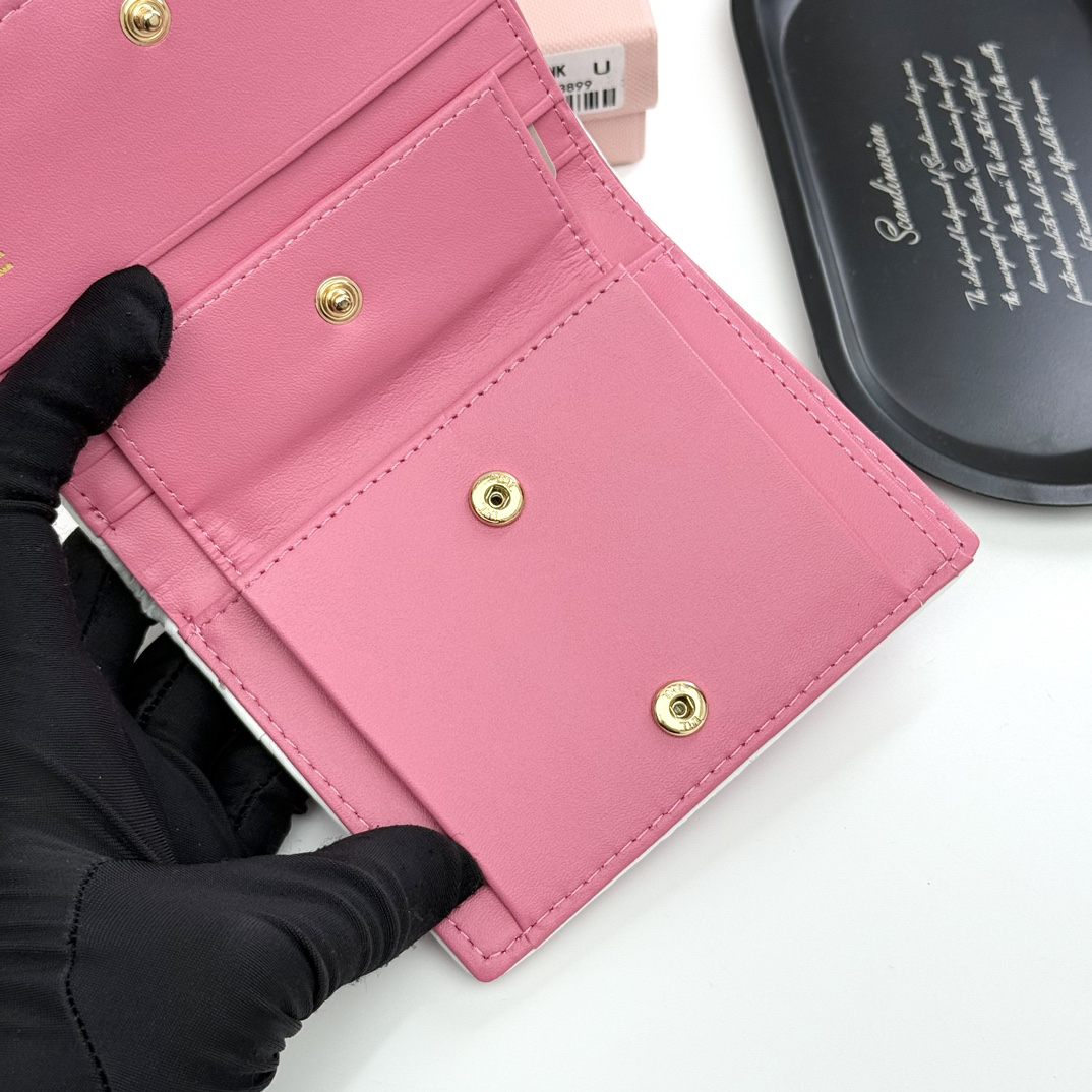 Miu Miu Matelasse Lambskin Wallet - Image 8