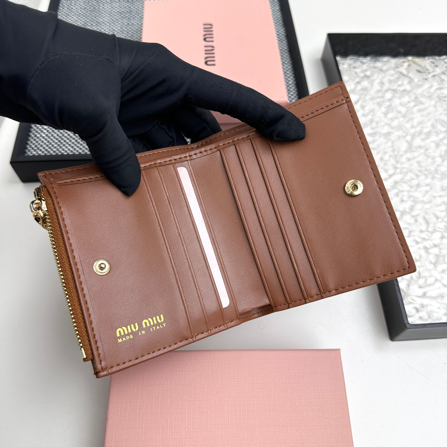 Miu Miu Leather Bifold Wallet - Image 8