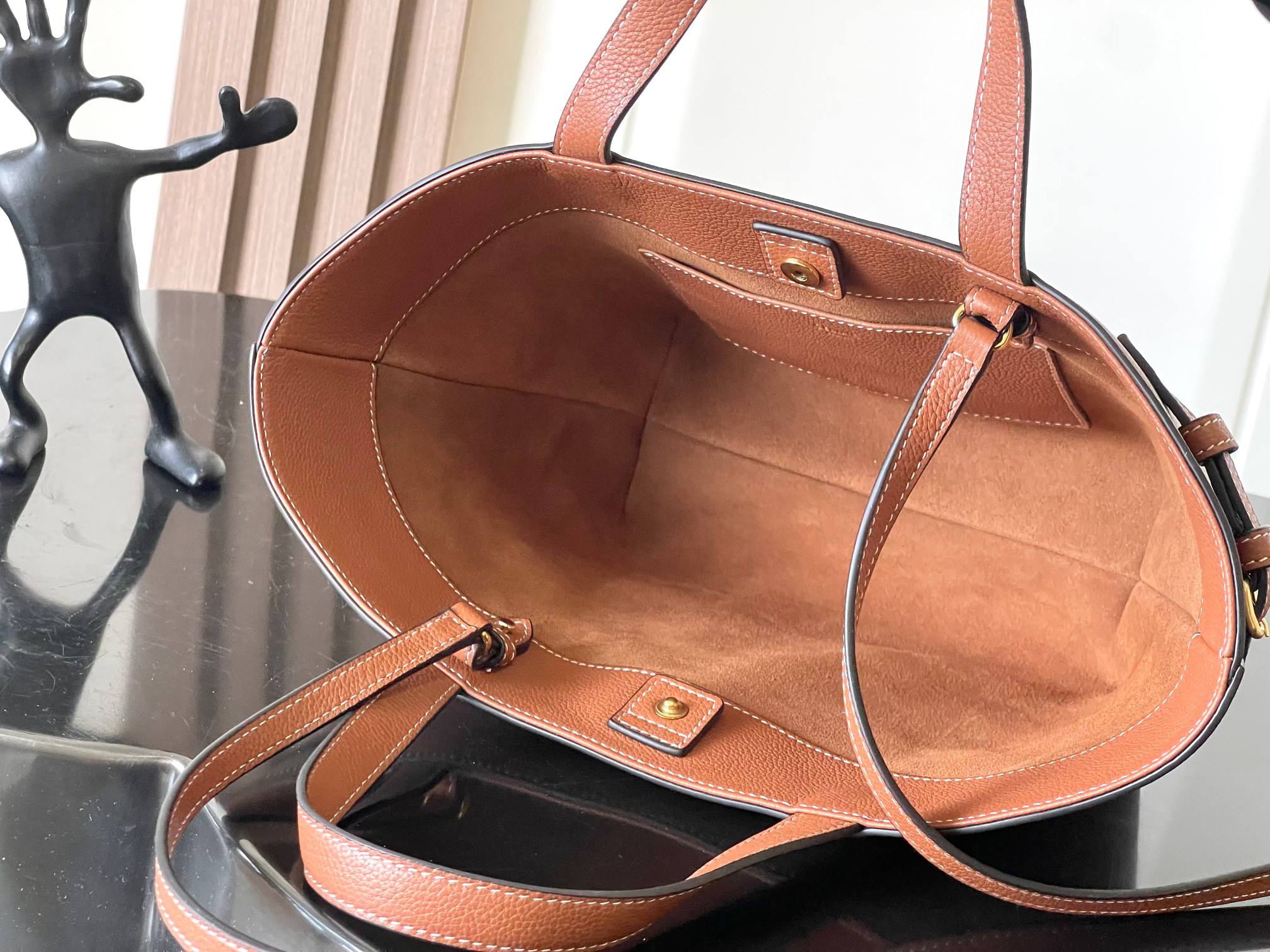 CELINE 25 Cabas Anais Mini Grainy Calfskin Tote Bag - Image 8