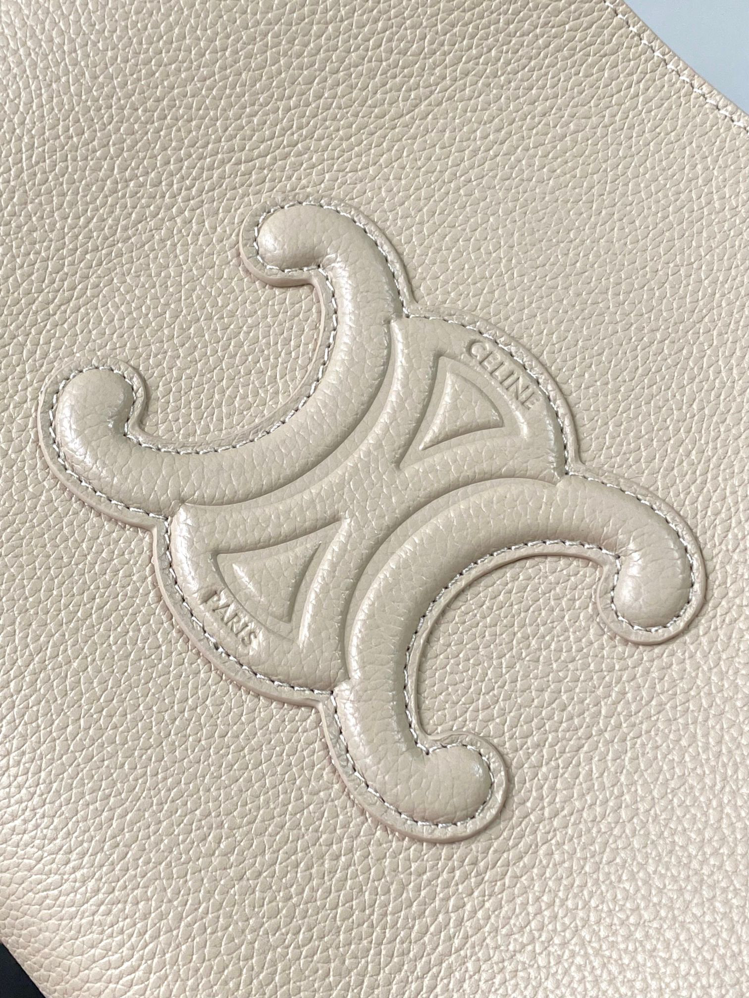 CELINE 25 Cabas Anais Mini Grainy Calfskin Handbag - Image 8