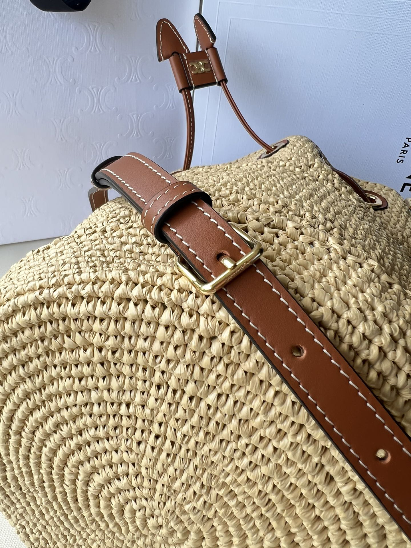 CLARA Classic Tote Bag in Brown Plant-Based Material and Cowhide Leather - Image 8