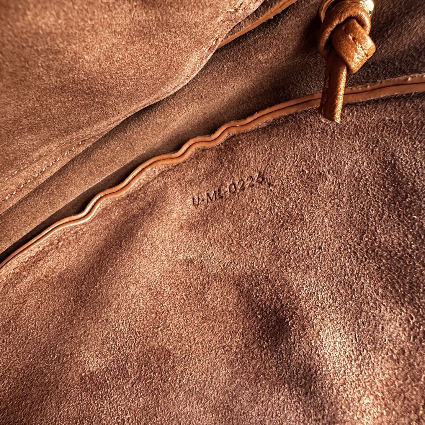 CE Halfmoon Small Shoulder Bag - Image 8