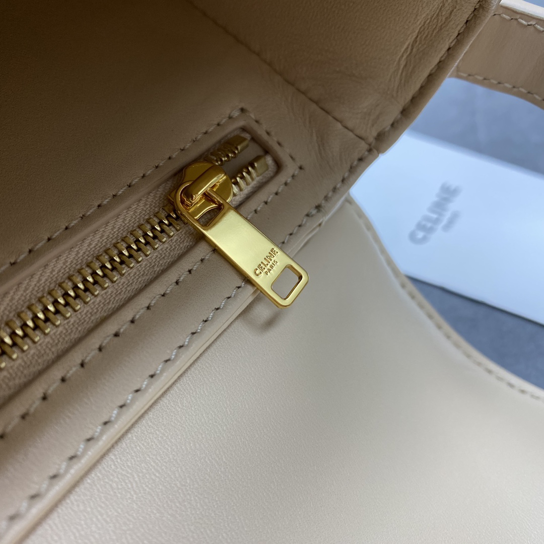 Triome Women's Leather Crossbody Bag - Image 8