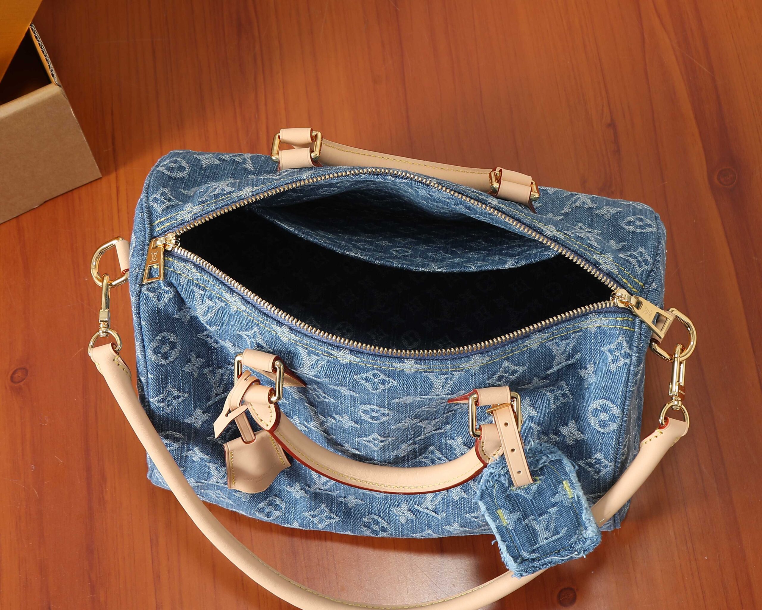Louis Vuitton Speedy Soft 30 Denim Handbag - Image 8