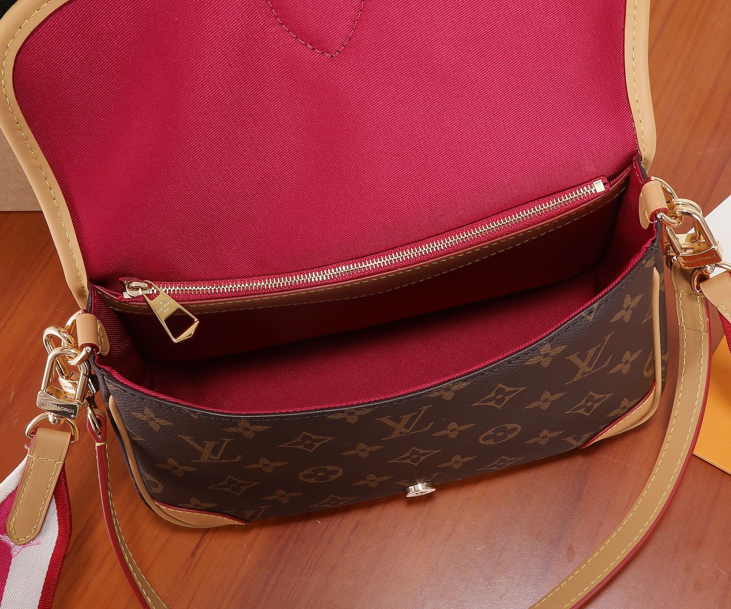 Louis Vuitton Diane Monogram Canvas Shoulder Bag - Image 8