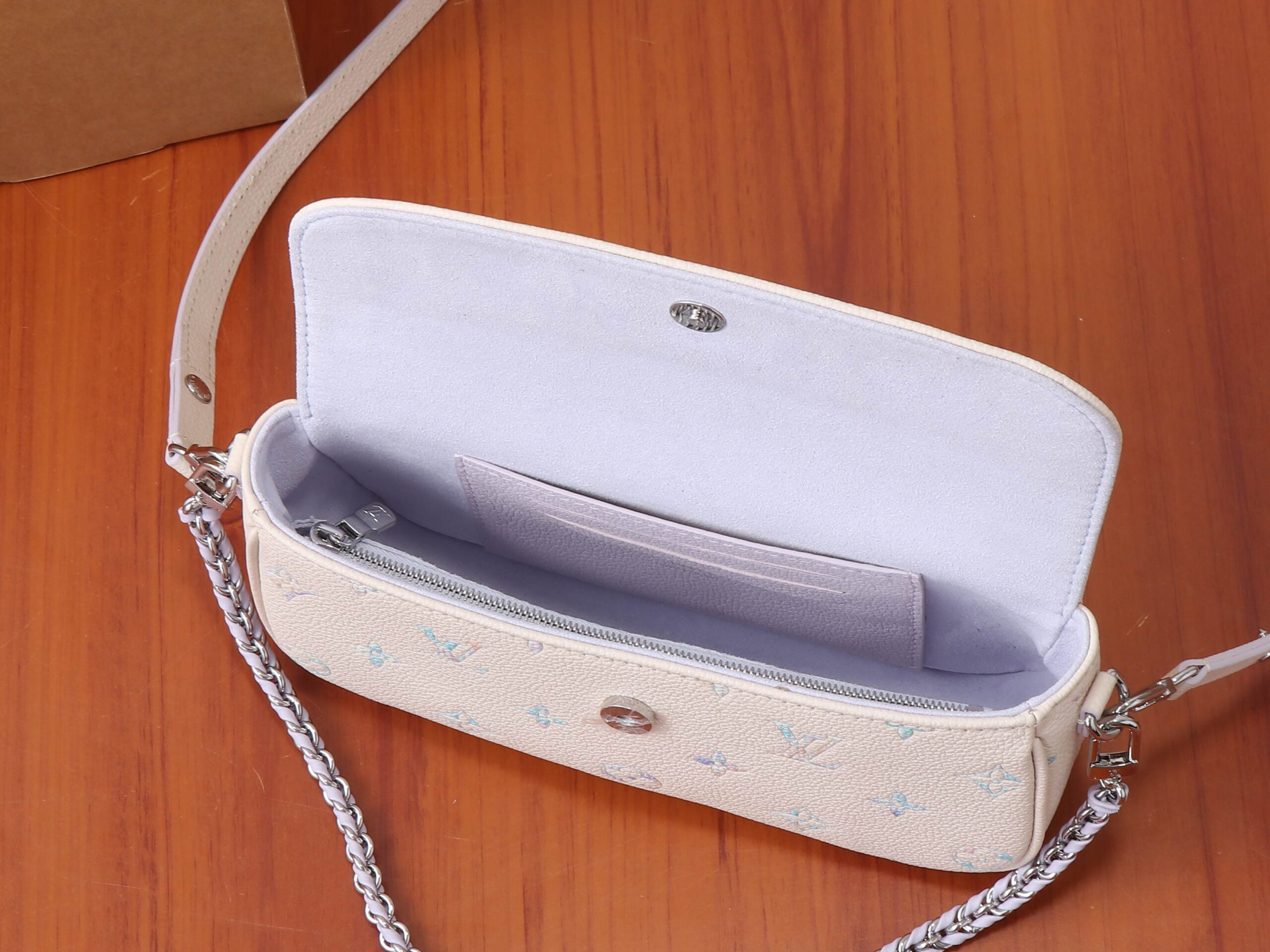 Louis Vuitton Wallet On Chain Ivy in Monogram Empreinte Leather - Image 8