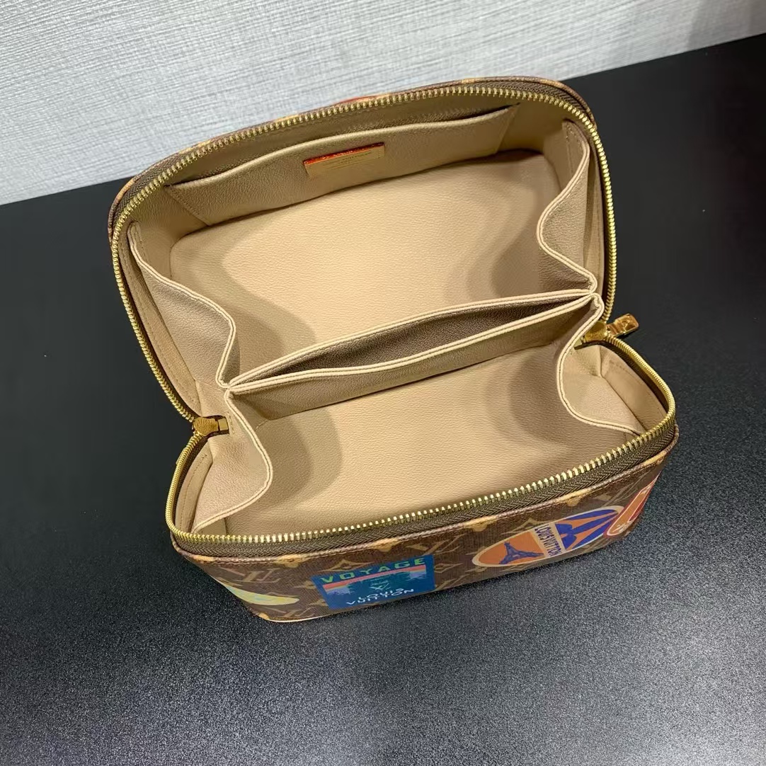 Louis Vuitton Monogram Cosmetic Pouch M14744 - Image 8