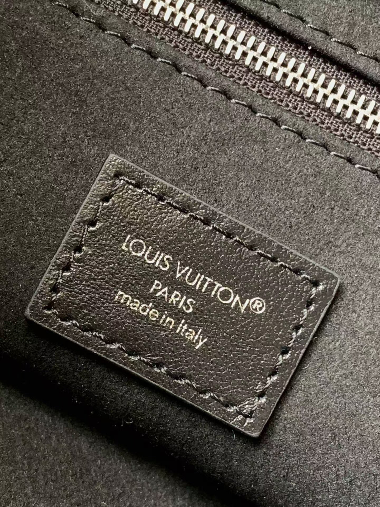 Louis Vuitton CarryAll BB Handbag M12888 - Image 9