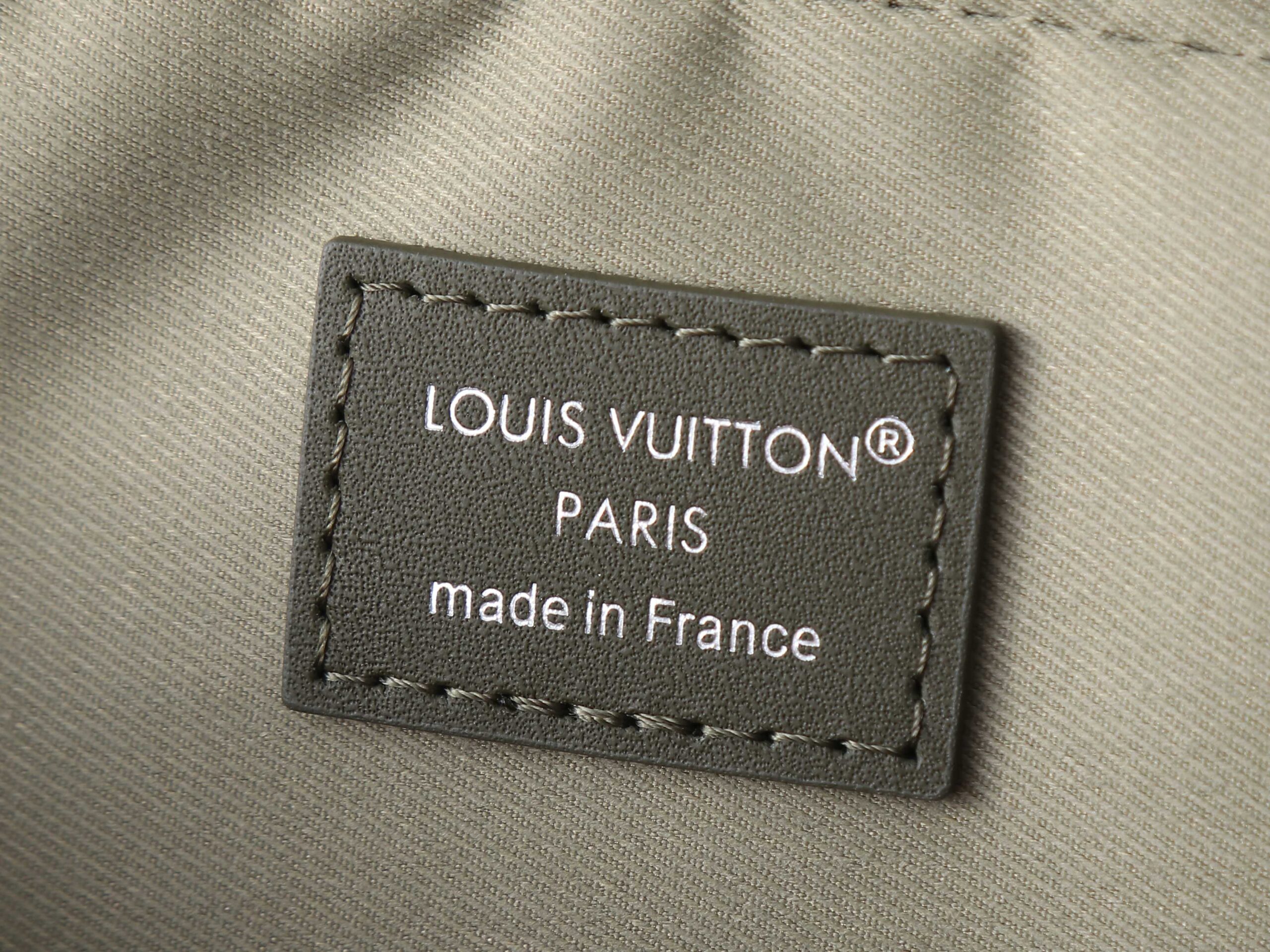 Louis Vuitton Trio Messenger Bag in Monogram Eclipse Canvas - Image 9