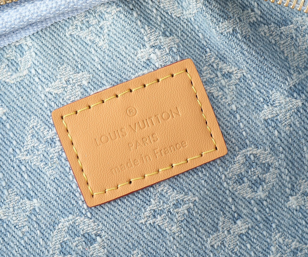 Louis Vuitton Mini Bumbag M83353 - Image 9